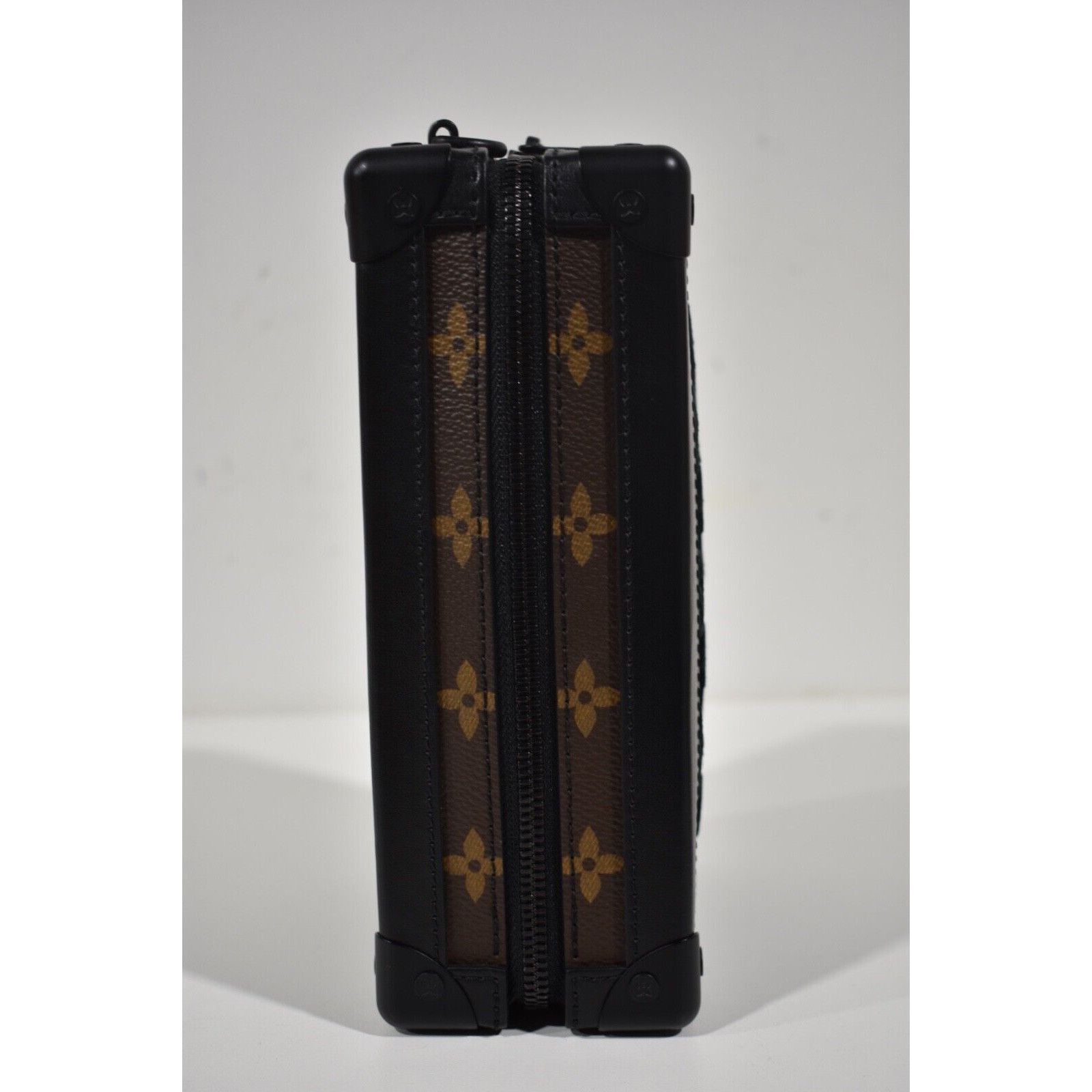 Louis Vuitton Louis Vuitton Vertical Tuffetage Black Velvet Crossbody Bag Size ONE SIZE - 6 Thumbnail