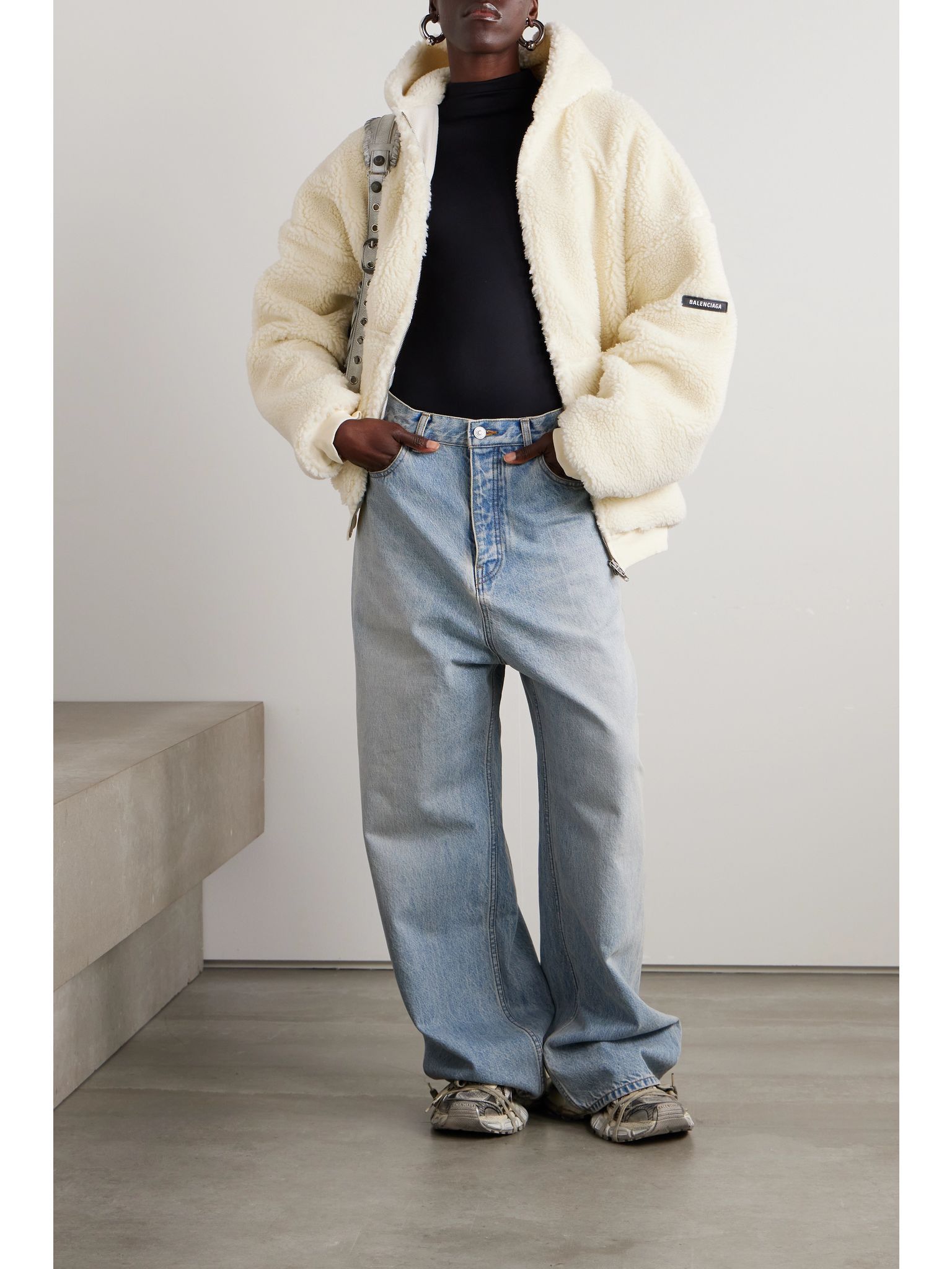 Balenciaga o1s1wg110126 Outerwear Zip-Up Hoodie in Ivory Size US XL / EU 56 / 4 - 2 Thumbnail