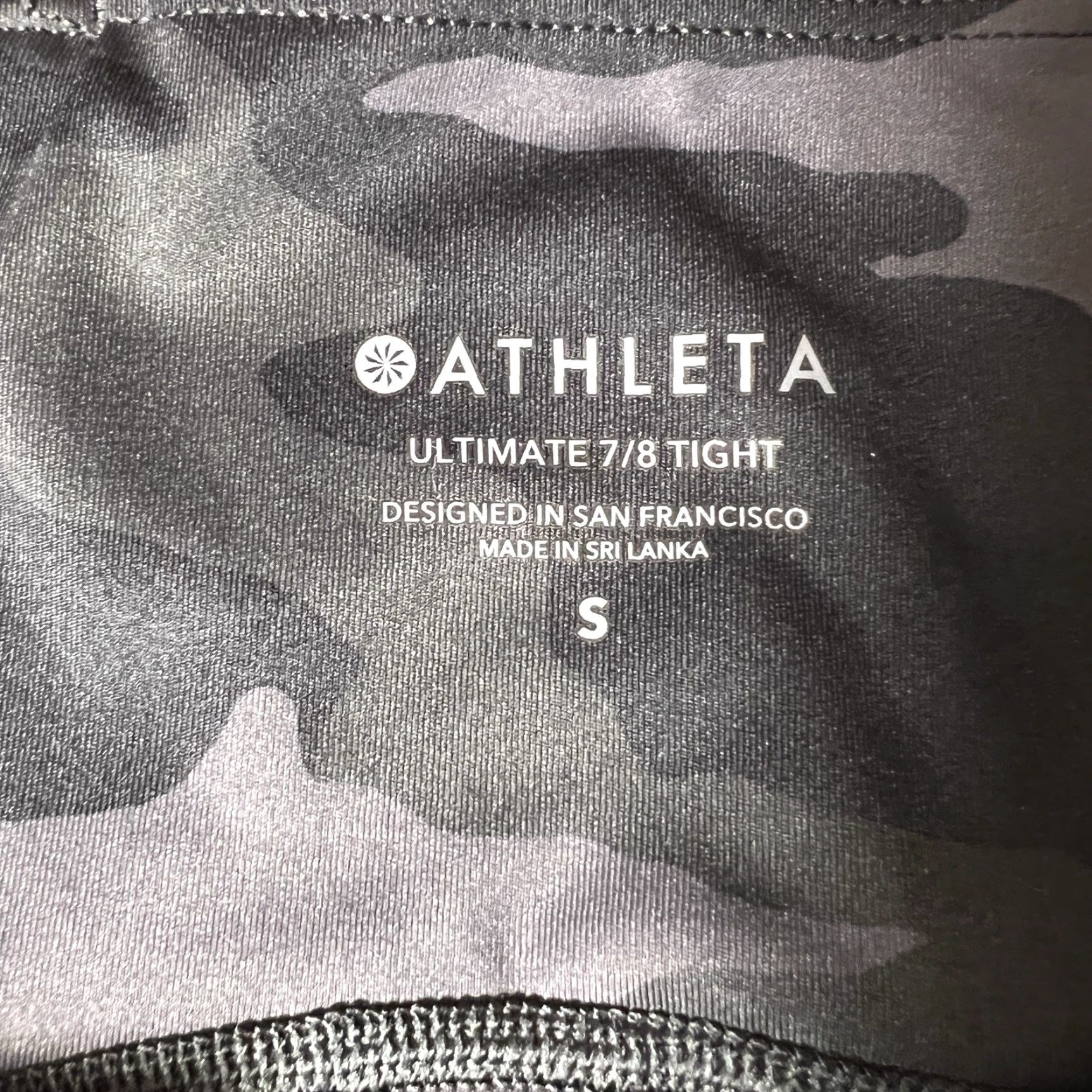 Athleta Athleta Women's S Ultimate Stash Pocket Cropped 7/8 Tight Leggings Black Camouflage Shap? Size 28" / US 6 / IT 42 - 2 Thumbnail