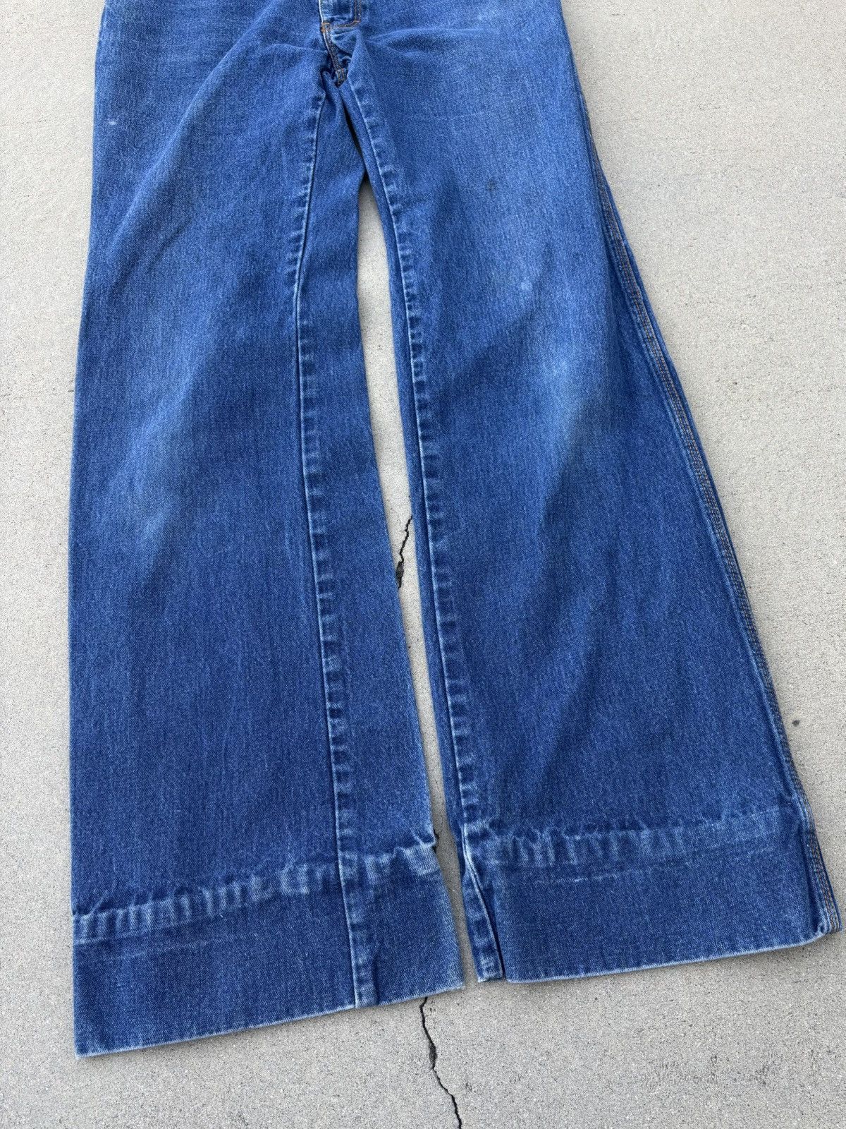 Vintage 1970s Dark Wash Cowboy Flare Jeans Size US 28 / EU 44 - 6 Thumbnail