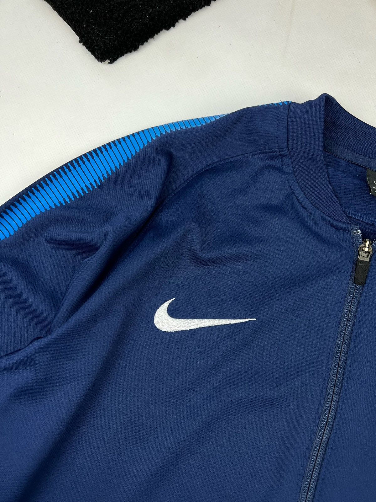 Nike Tottenham Hotspur Nike soccer football jumper training shirt Size US M / EU 48-50 / 2 - 7 Thumbnail