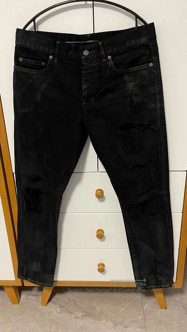 Saint Laurent Black Ripped Jeans D02.