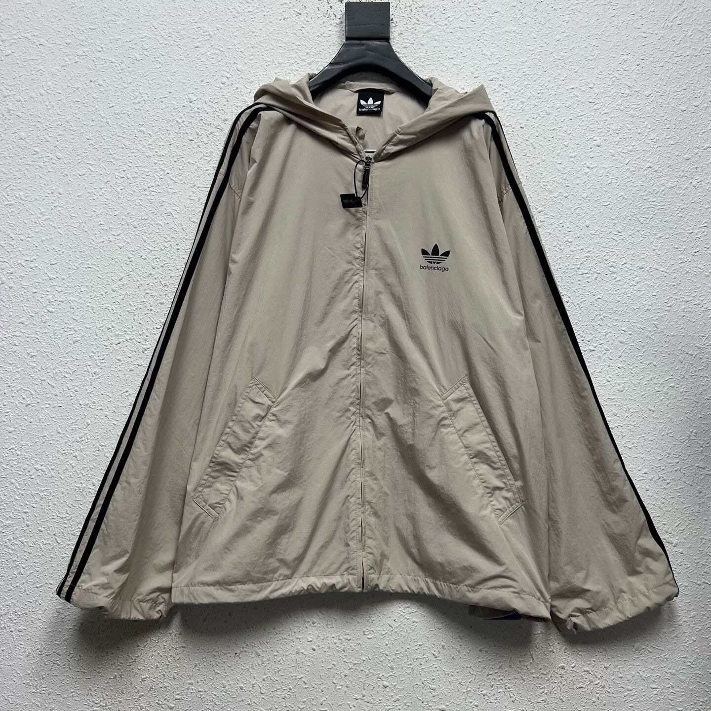 Balenciaga balenciaga x adidas hooded varsity jacket Size US XXS / EU 40 - 1 Thumbnail
