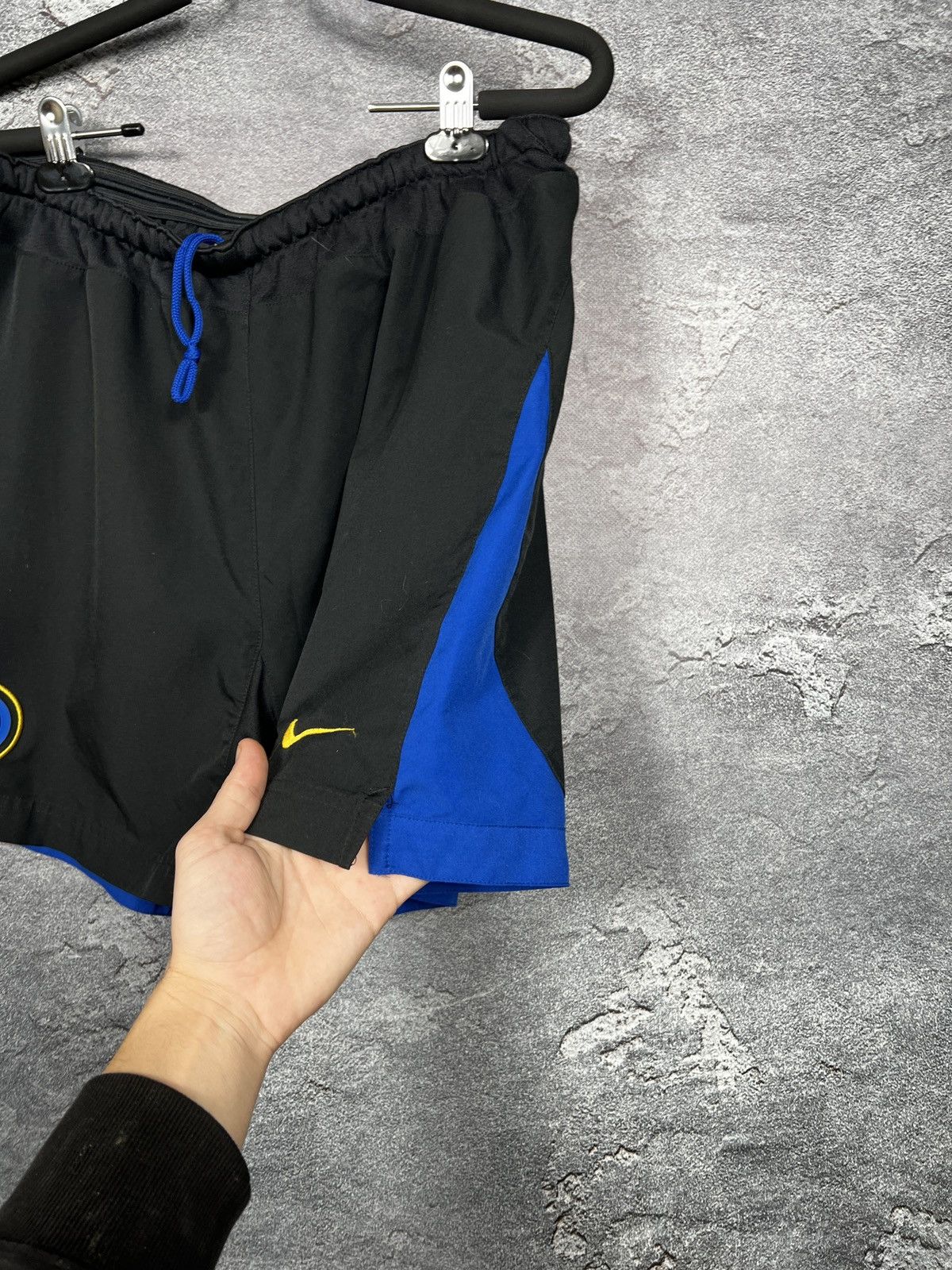 Nike Vintage Nike Inter Milan Nylon Shorts Size Xl Size US 34 / EU 50 - 4 Thumbnail