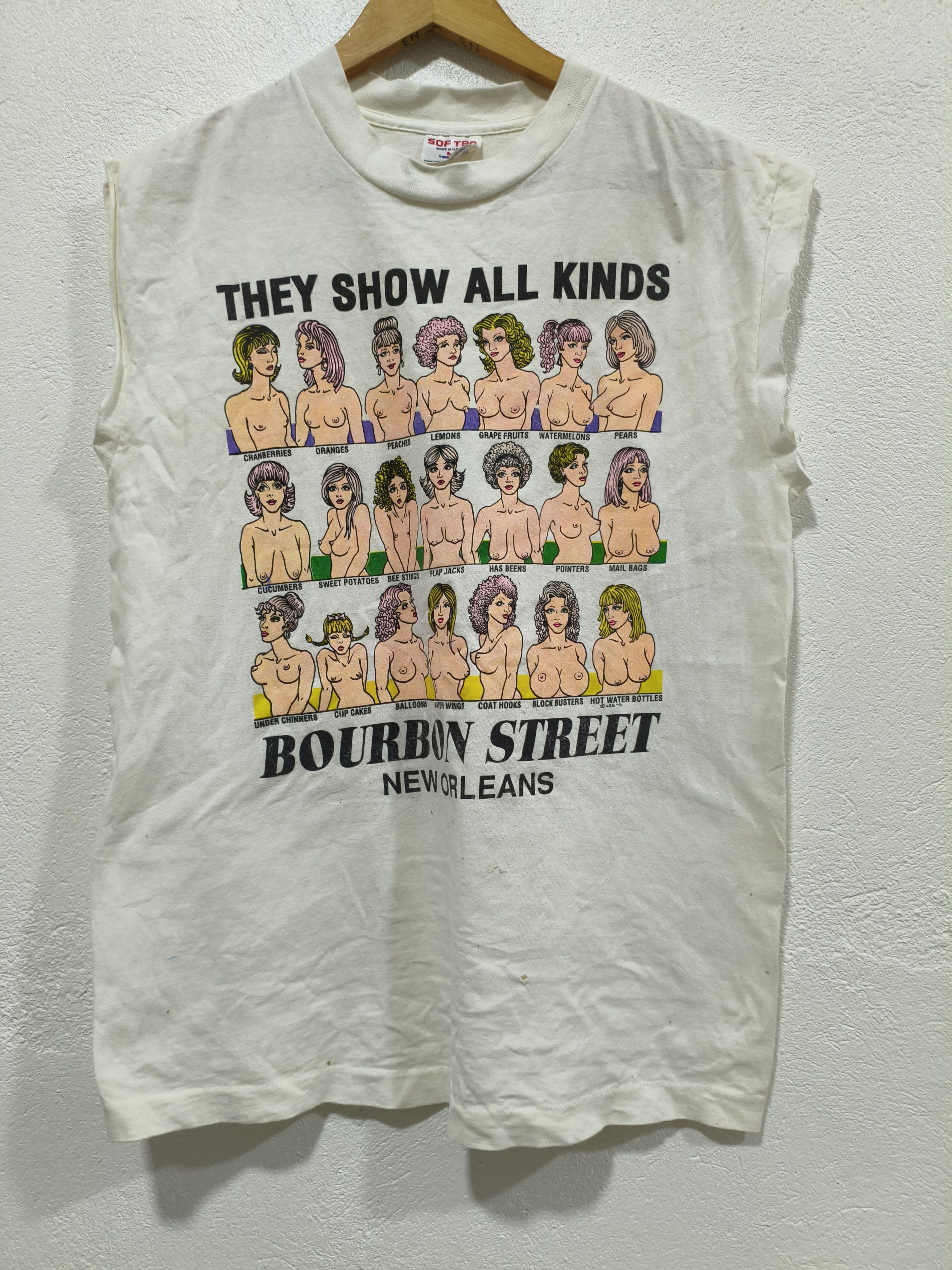 Vintage They Show All Kinds Boobs Size US L / EU 52-54 / 3 - 3 Thumbnail
