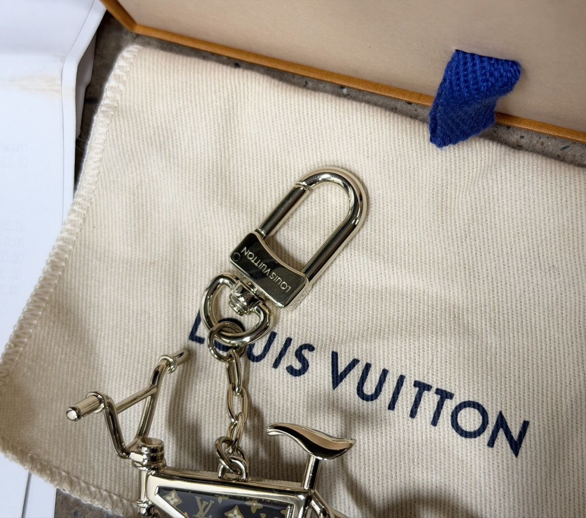 Louis Vuitton Louis Vuitton Lv & Tyler heart MNG CRAGGY BIKE Size ONE SIZE - 5 Thumbnail