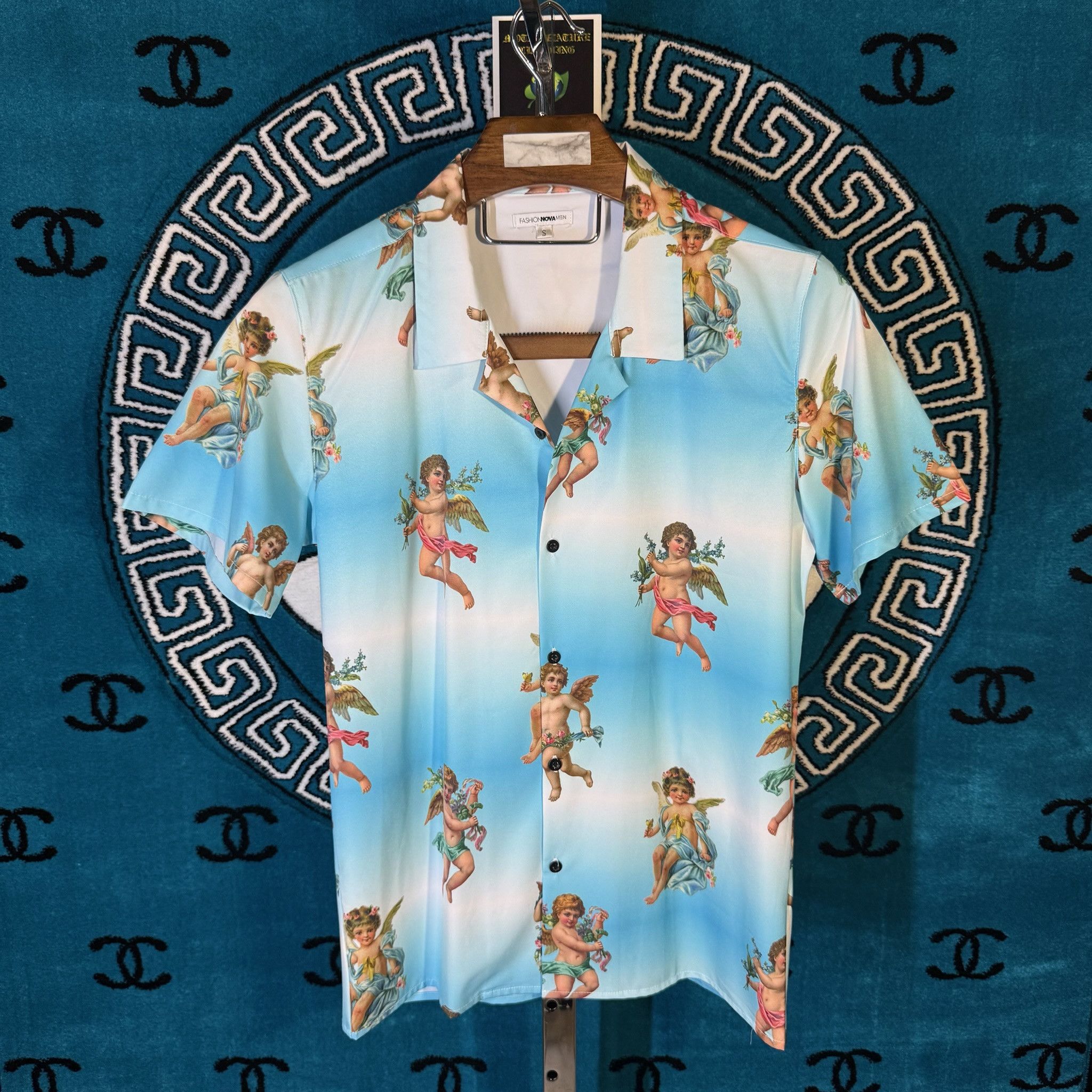 Fashion Nova DIVINE LOVE BAROQUE EROS ANGELS S/S BUTTON UP Size US S / EU 44-46 / 1 - 1 Preview