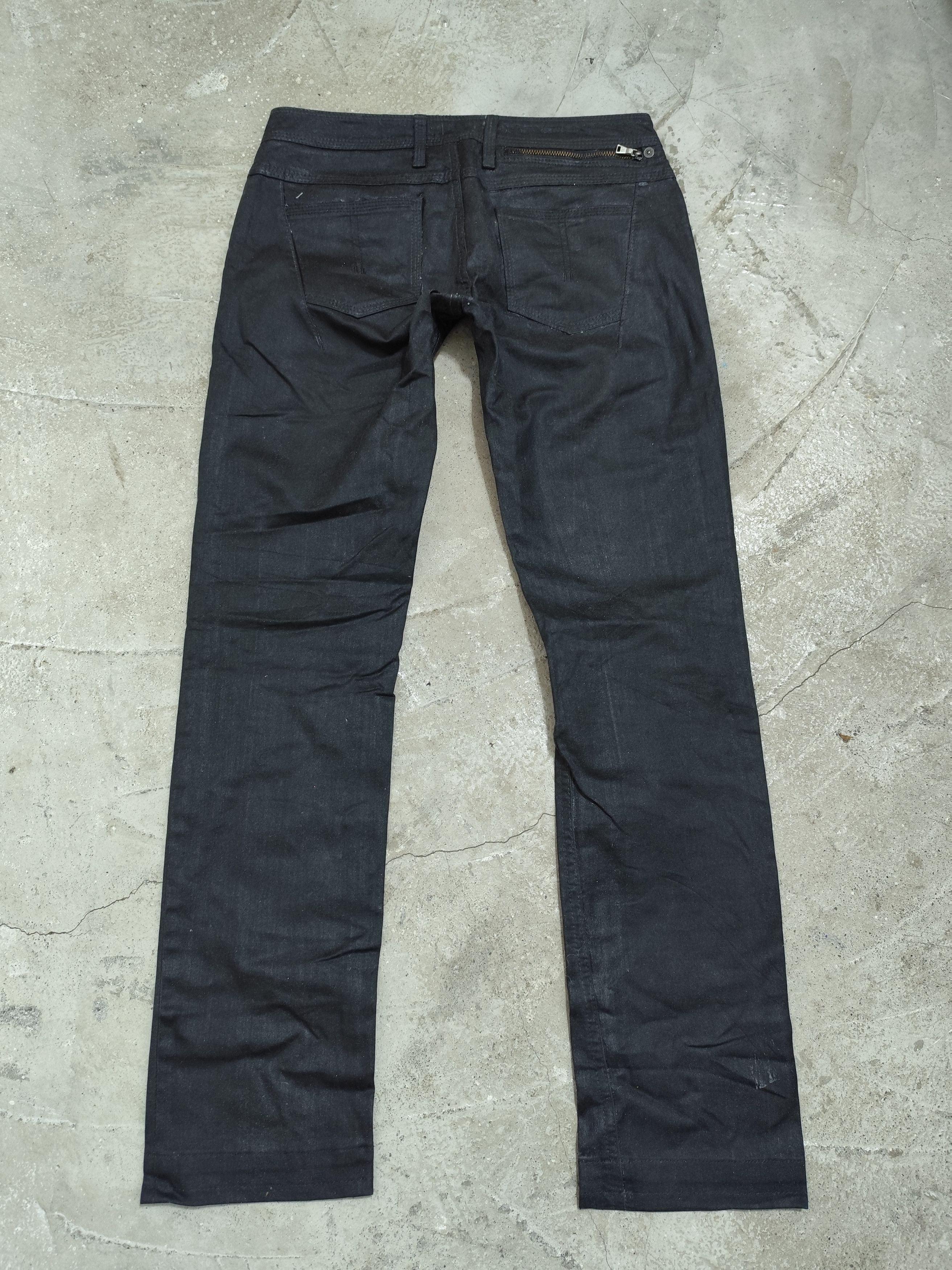 Neil Barrett NEIL BARRETT STRAIGHT CUT WAX COATED JEANS Size 27" / US 4 / IT 40 - 5 Thumbnail