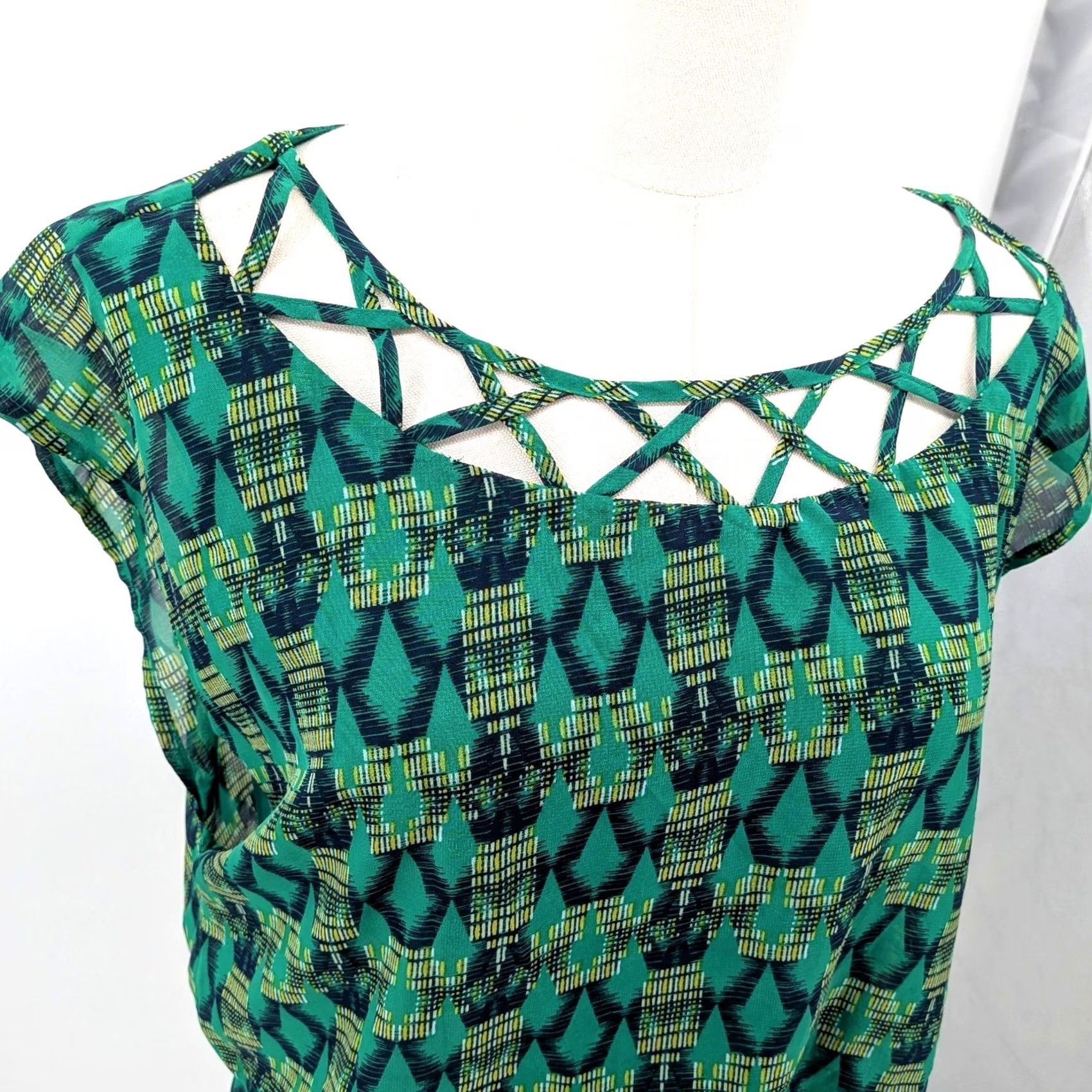 Vintage Bongo Dress Geometric Print Chiffon Boho Cutout Neck XL Women Green Size XL / US 12-14 / IT 48-50 - 5 Thumbnail