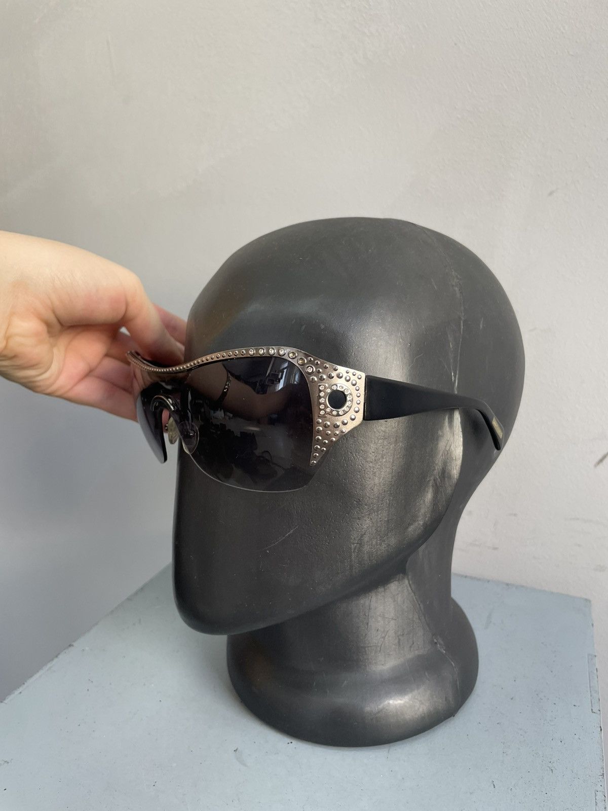 Salvatore Ferragamo Rare Salvatore Ferragamo strass shield musk sunglasses Size ONE SIZE - 1 Thumbnail