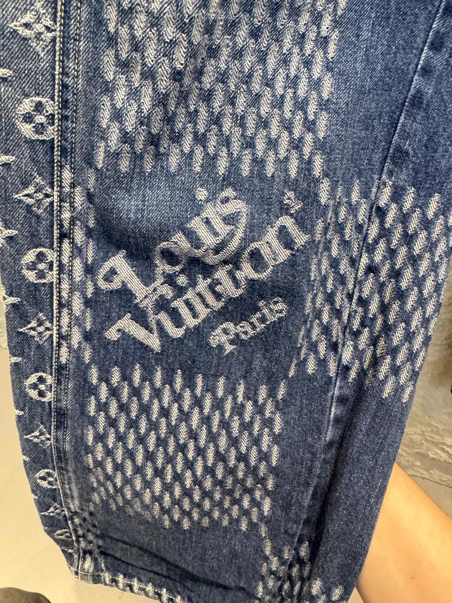 Louis Vuitton LV x Nigo Giant Damier Waves Monogram Jeans Men Blue 32 Size US 32 / EU 48 - 3 Thumbnail
