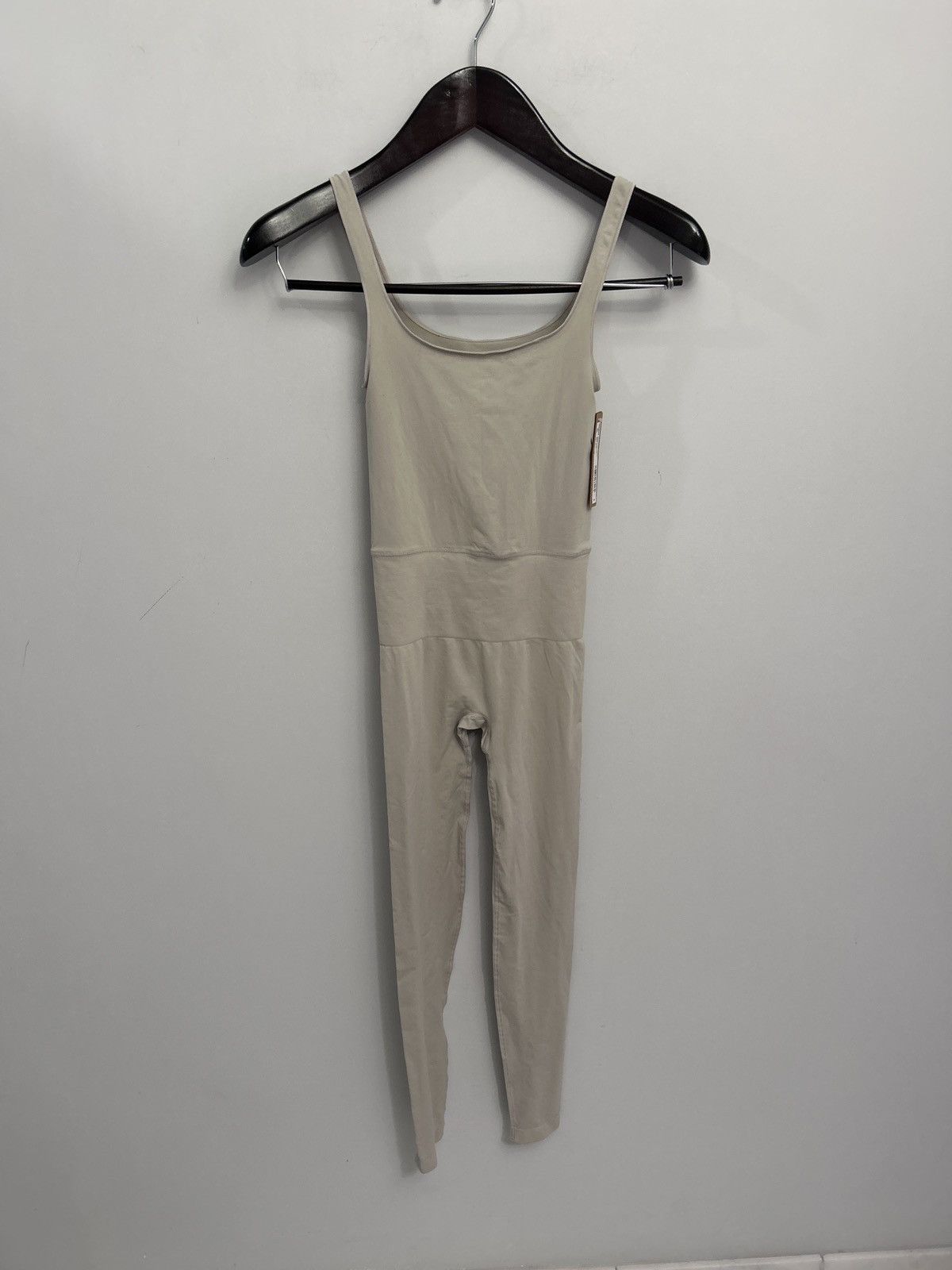 SKIMS Skims Soft Smoothing Seamless Catsuit Stone Small Brand new Size S / US 4 / IT 40 - 7 Thumbnail