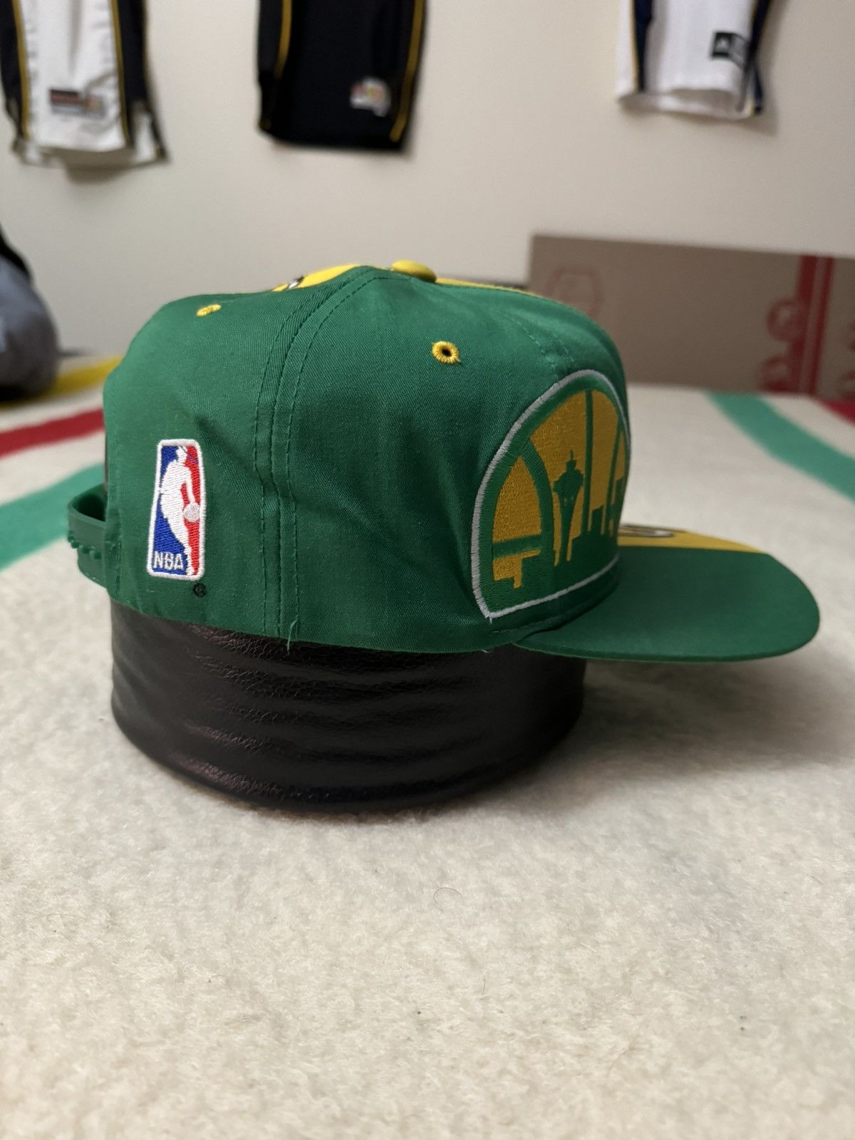 Logo Athletic × NBA × Sports Specialties Sports Specialties Seattle SuperSonics Sonics Hat snapback Size ONE SIZE - 6 Thumbnail
