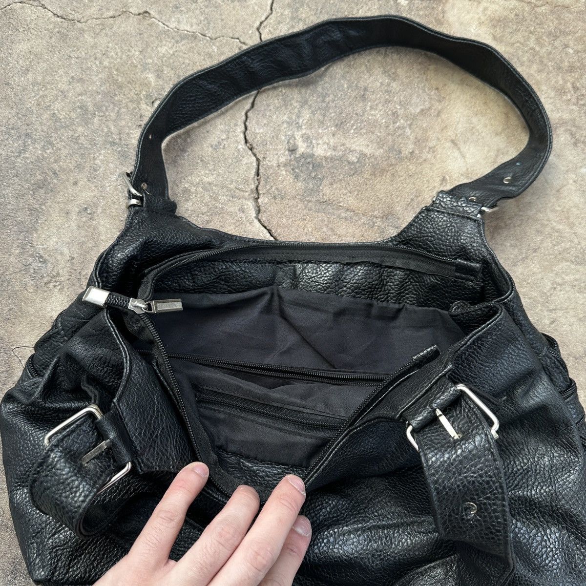 Vintage Vintage Eco Leather Shoulder Bag Baleciaga Style Size ONE SIZE - 6 Thumbnail