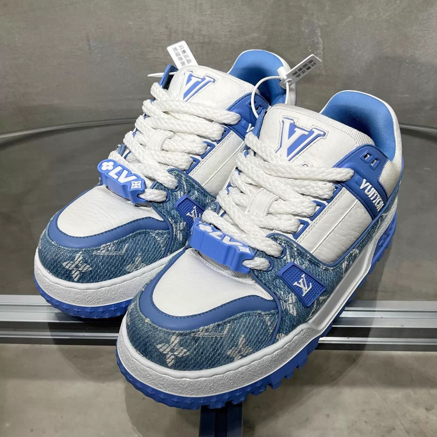 Louis Vuitton LV Trainer Maxi White Blue Denim UK6/40 Size US 7 / EU 40 - 2 Thumbnail