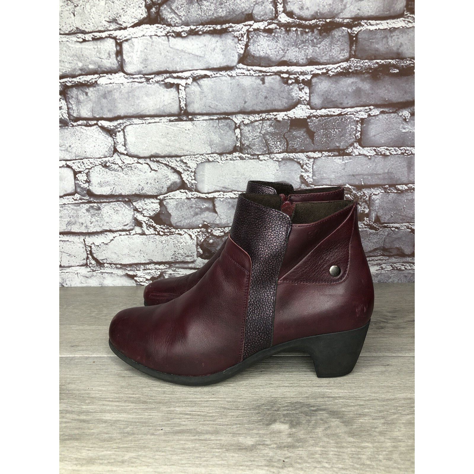 Other Treintas Burgundy Leather Pebble Ankle Side Zip Heel Boots W Size US 8.5 / IT 38.5 - 12 Thumbnail