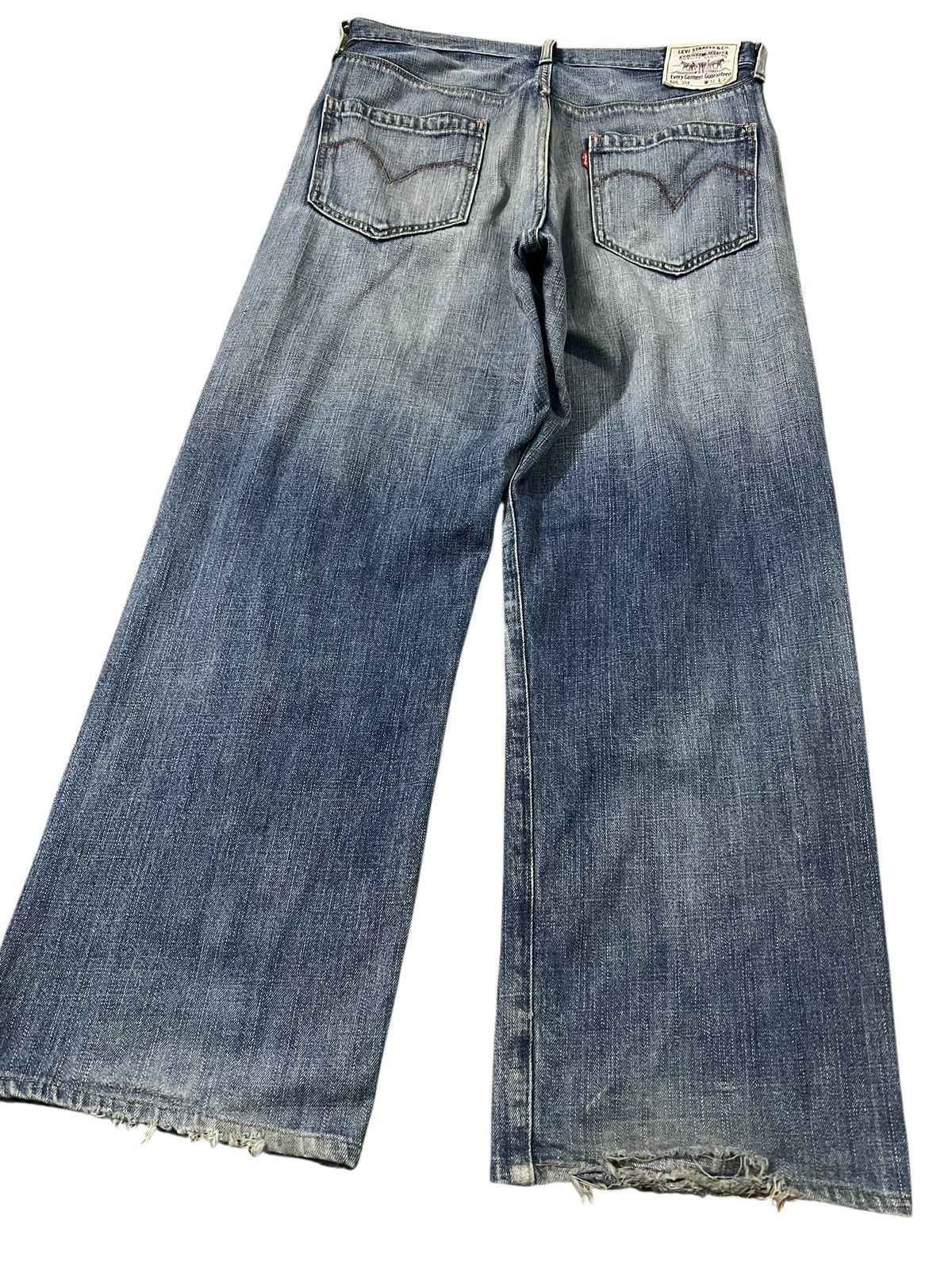 Levi's VINTAGE LEVIS 554 FADED BAGGYJEAN Size US 32 / EU 48 - 2 Thumbnail