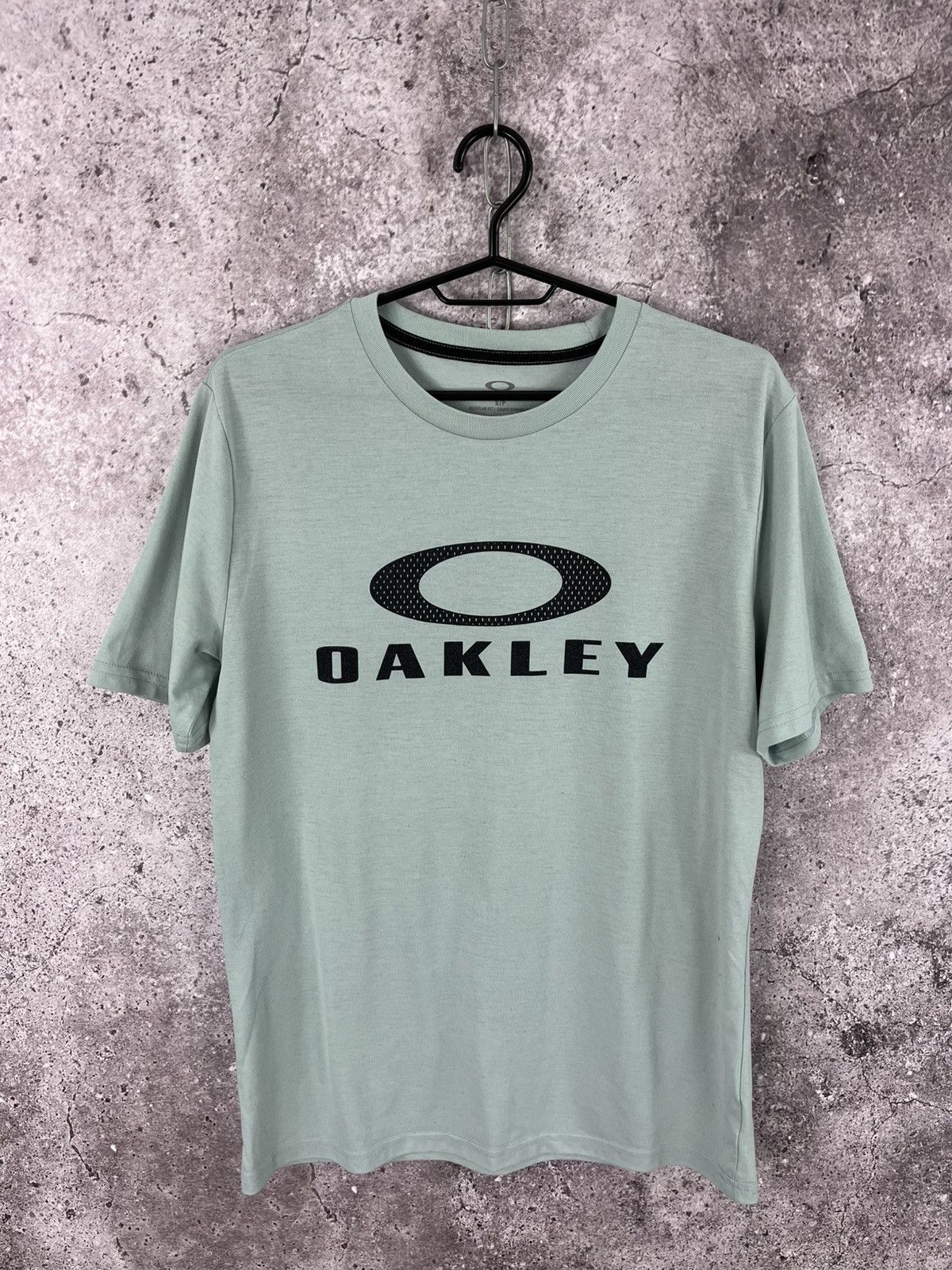 Oakley Oakley T-Shirt Centre Big Logo Y2K Street Style Size S Size US S / EU 44-46 / 1 - 1 Thumbnail