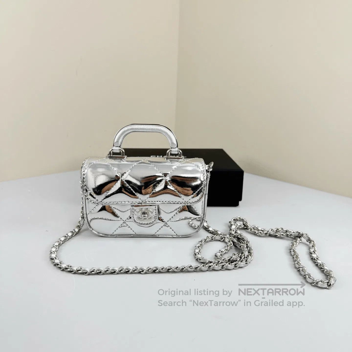 Chanel Chanel 25k Silver Handle Mini Flap Bag. Size ONE SIZE - 3 Thumbnail