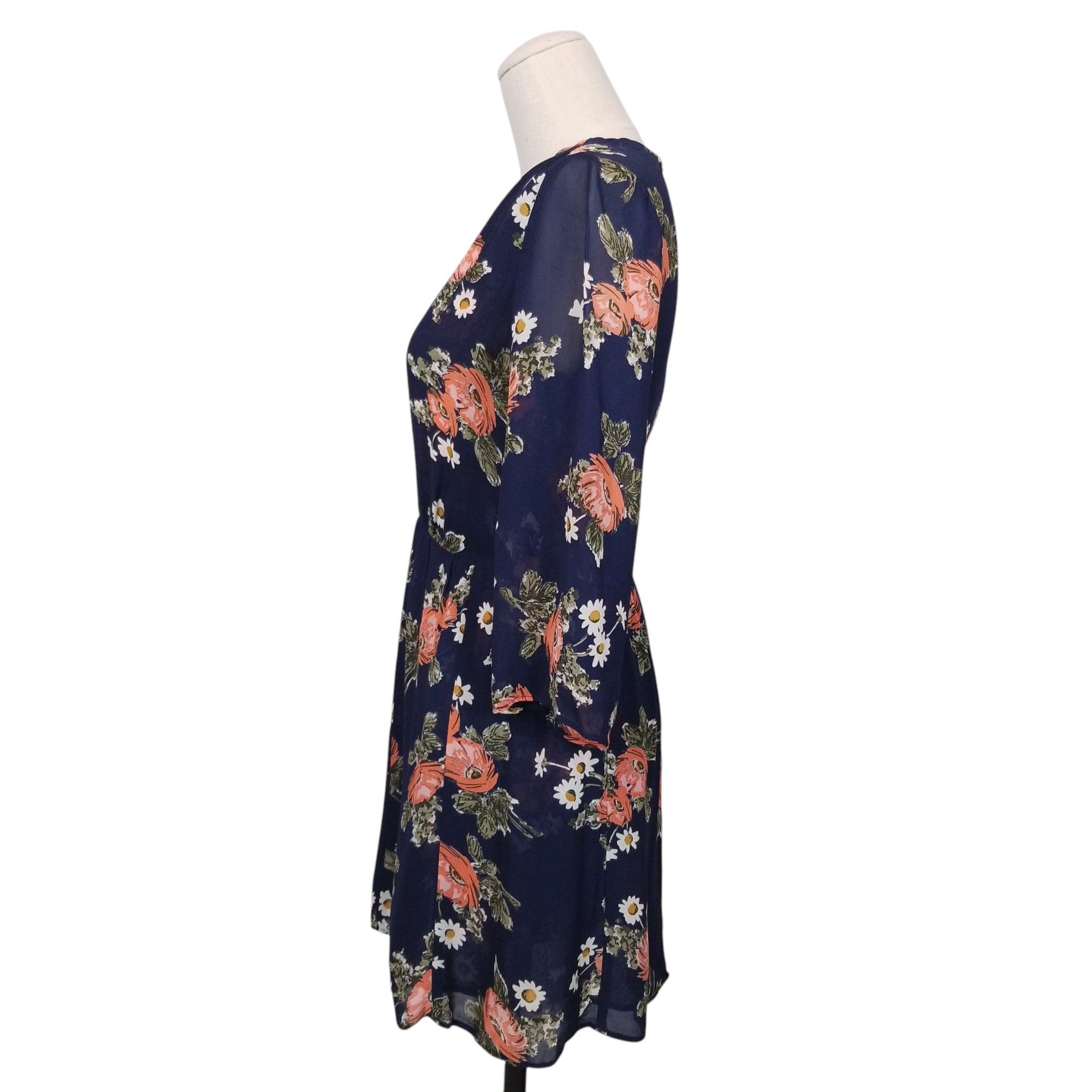 Reformation Deep V Front Floral Dress Size XS / US 0-2 / IT 36-38 - 3 Thumbnail