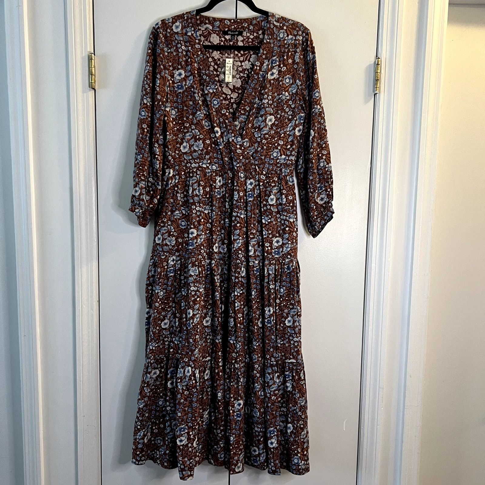 Madewell Madewell Challis Wrap Midi Dress in Woodland Floral V-neck Size XS / US 0-2 / IT 36-38 - 3 Thumbnail