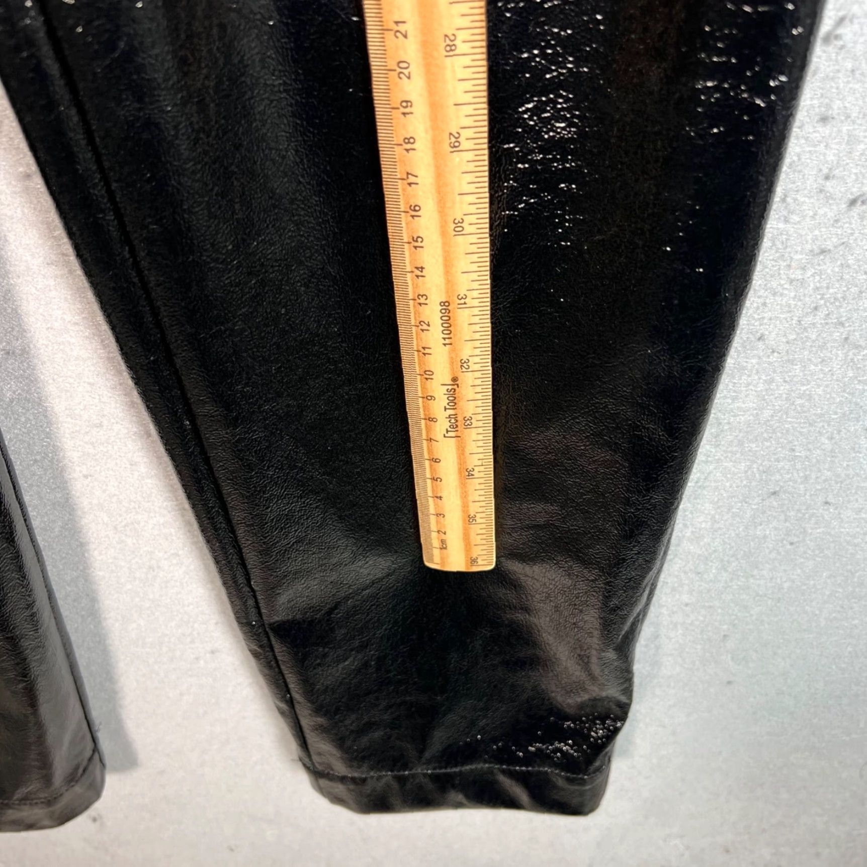 Vintage Wilfred Black High-Shine Faux Patent Leather Pants Size 2 High Rise Women's Pants Ankle Straight 32 Inseam Modern Wear Size 26" / US 2 / IT 38 - 5 Thumbnail