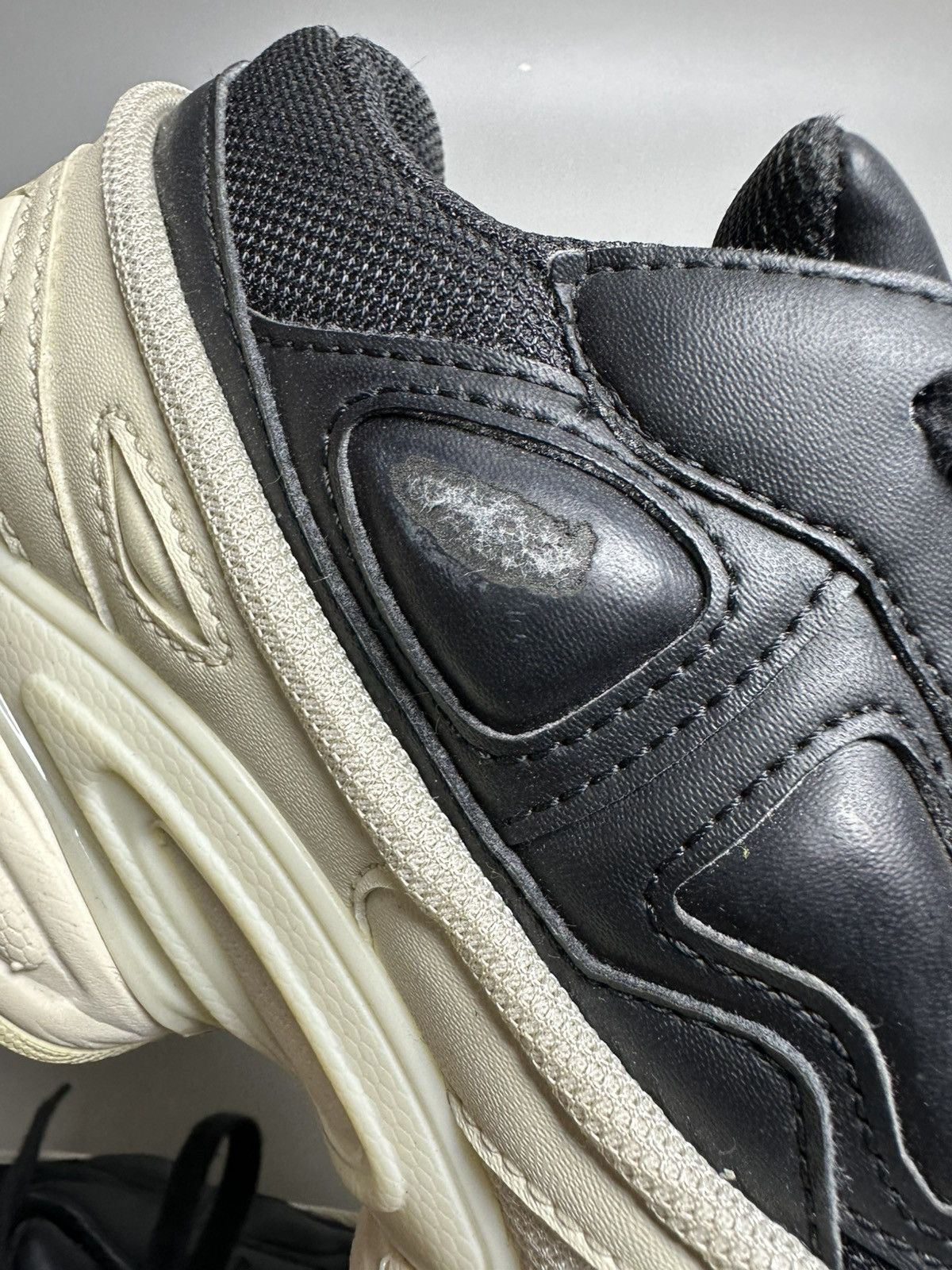 Adidas × Raf Simons ADIDAS — RAF SIMONS OZWEEGO BLACK/WHITE Size US 7 / IT 37 - 12 Thumbnail