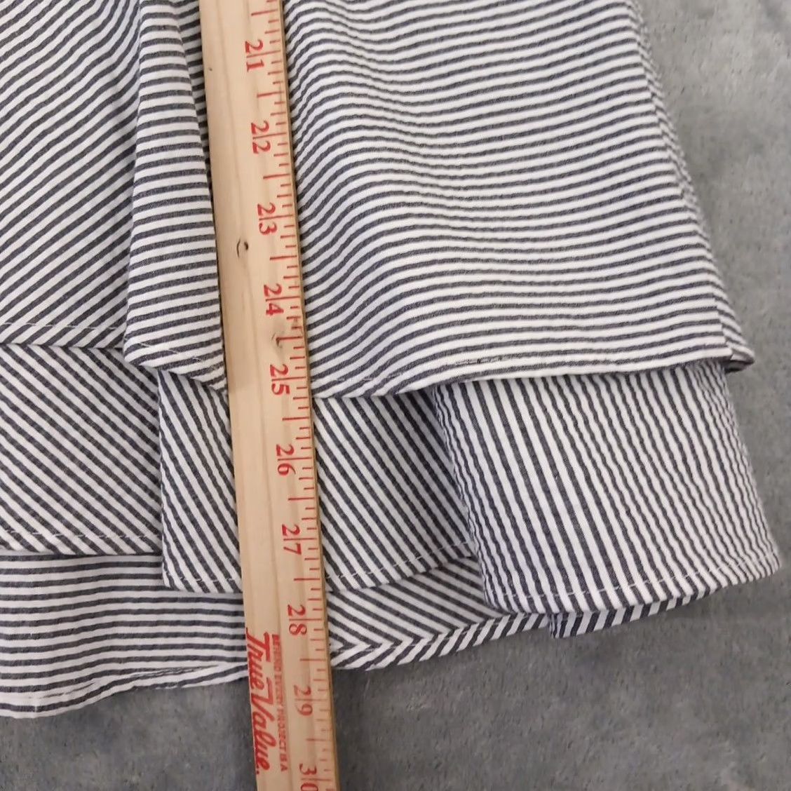 Banana Republic BN Banana Republic Skirt Midi Gray Seersucker Striped Lined Ruffle Size 6 Womens Regular Size 28" / US 6 / IT 42 - 5 Thumbnail