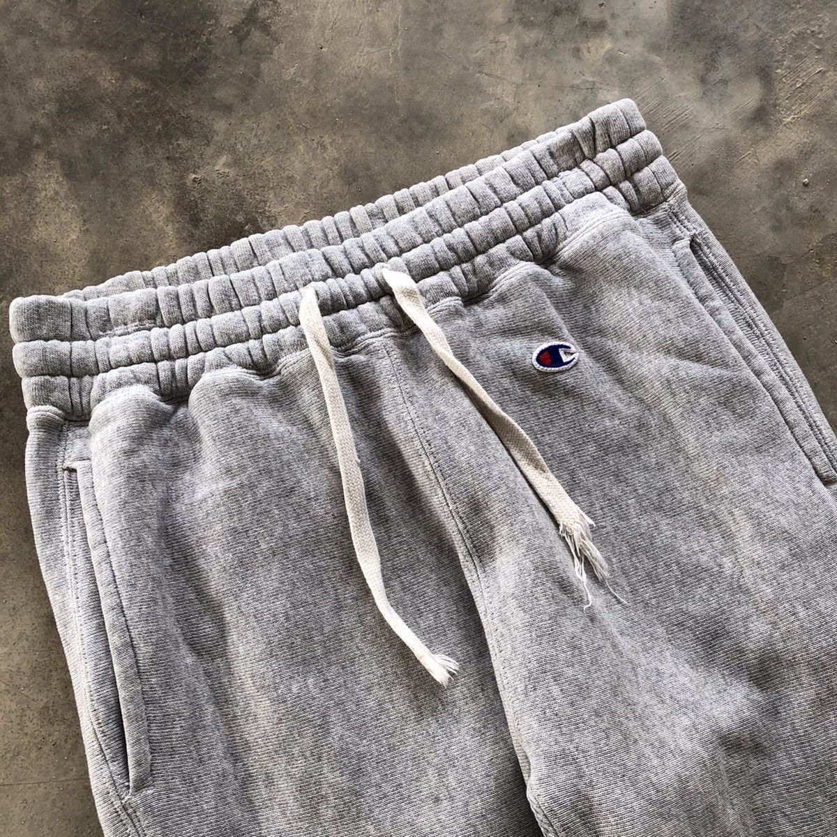 Champion × Vintage CHAMPION Reverse Weave Sweatpants Size US 30 / EU 46 - 4 Thumbnail