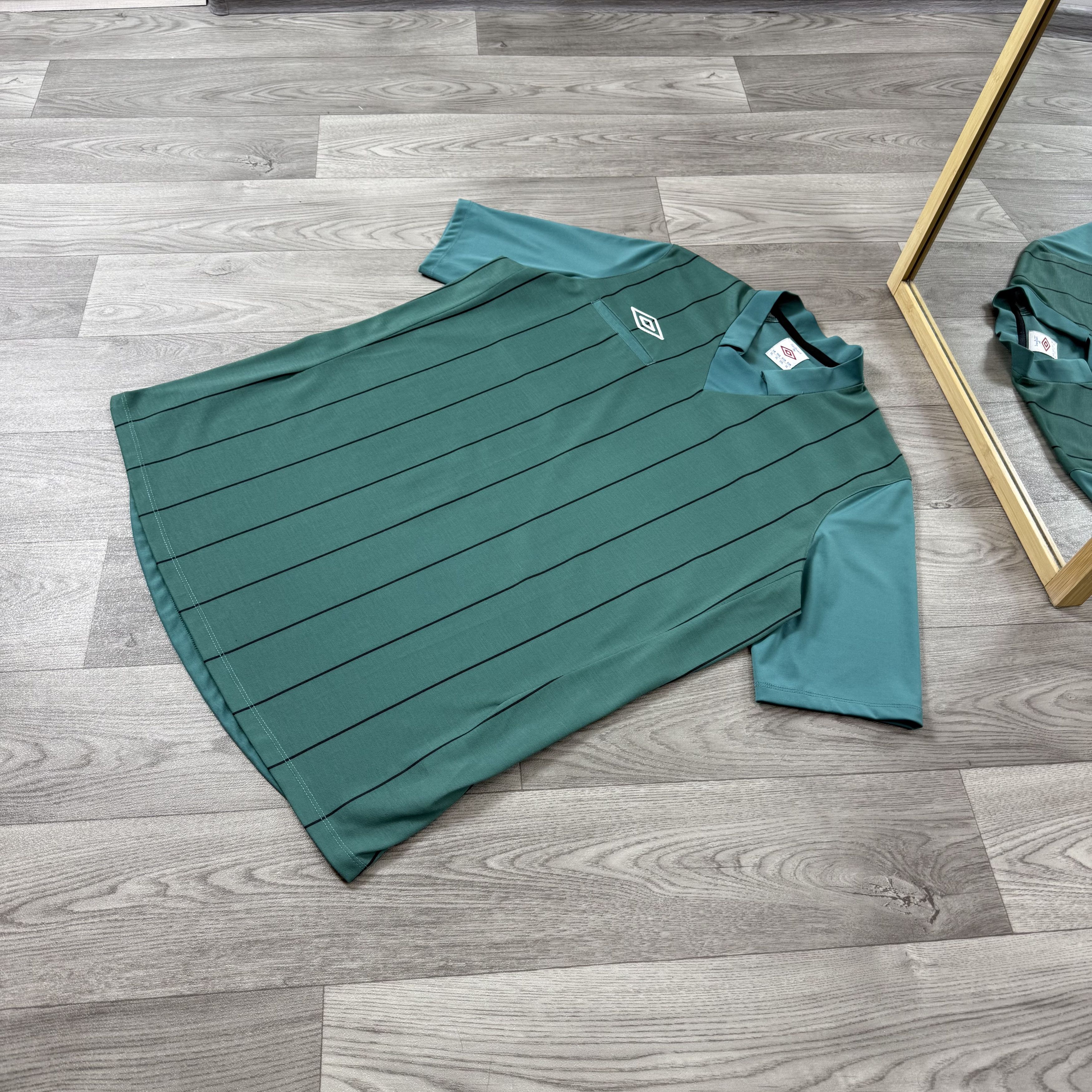 Umbro Vintage Umbro Striped Soccer Football Jersey Green Tee Shirt Size US XL / EU 56 / 4 - 4 Thumbnail