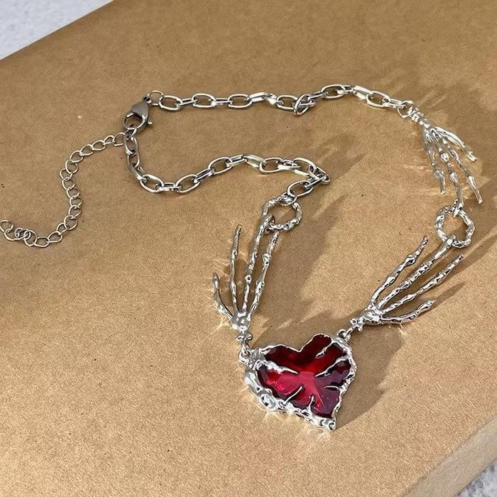 Jewelry × Vintage Red Hearth Skeleton Vampire Necklace Size ONE SIZE - 4 Thumbnail