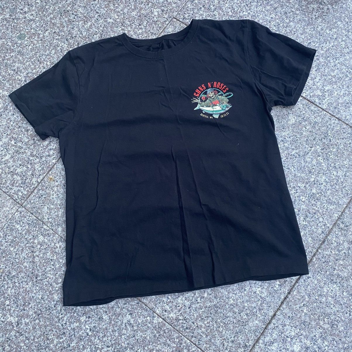Other Guns N’Roses concert tshirt Size US M / EU 48-50 / 2 - 2 Thumbnail