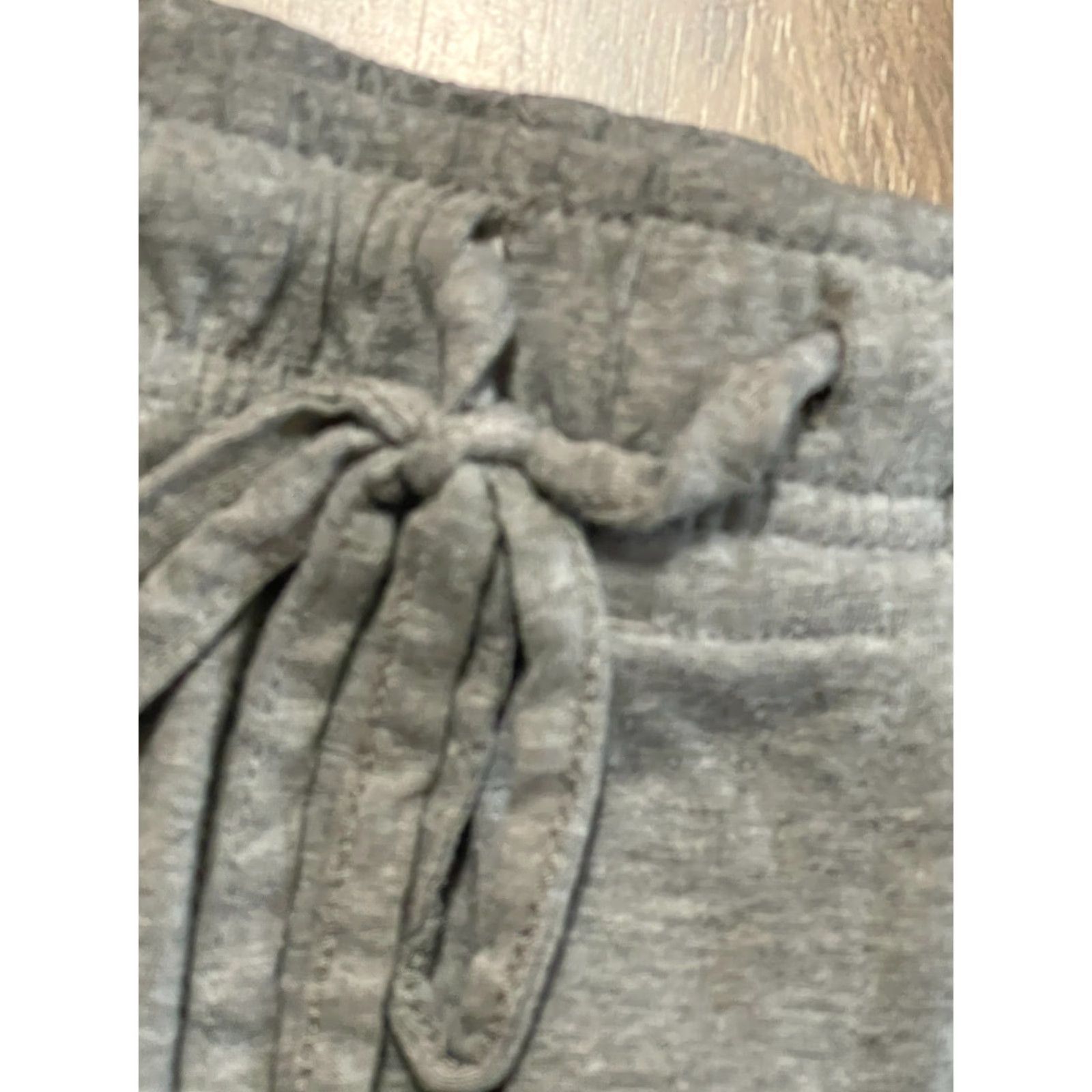 Croft & Barrow Croft & Barrow Pants Women's XL Gray Sweatpants Capri Tie Waist Casual Straight Inseam 27in Front Flat Size 40" / US 18 - 3 Thumbnail