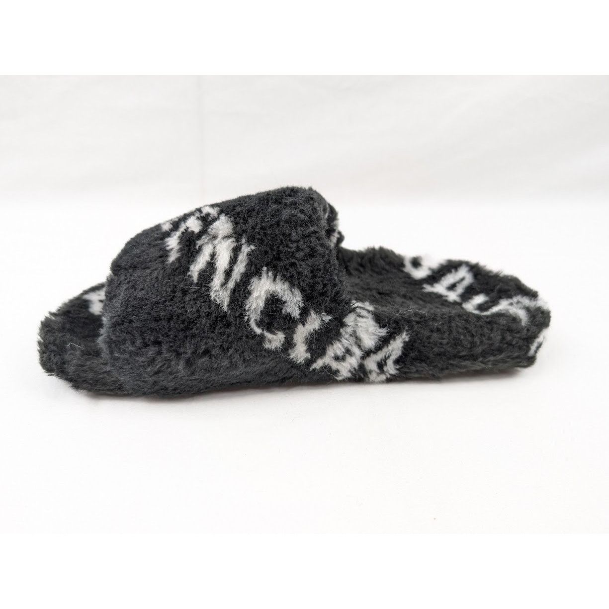 Balenciaga o1rshd1 Q:3 / Allover Logo Furry Slide in Black/White Size US 8 / EU 41 - 7 Thumbnail