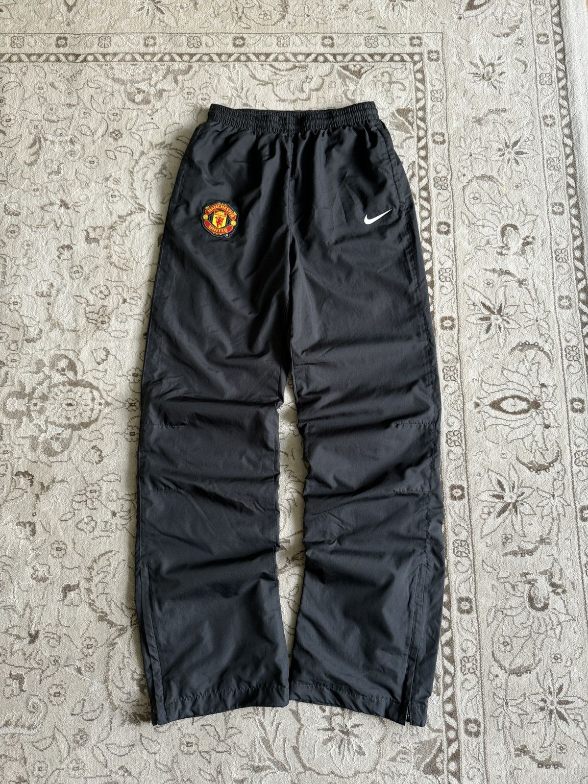 パンツ Manchester united NIKE NYLON pants 2008 Manchester united NIKE NYLON pants 2008 - メルカリ