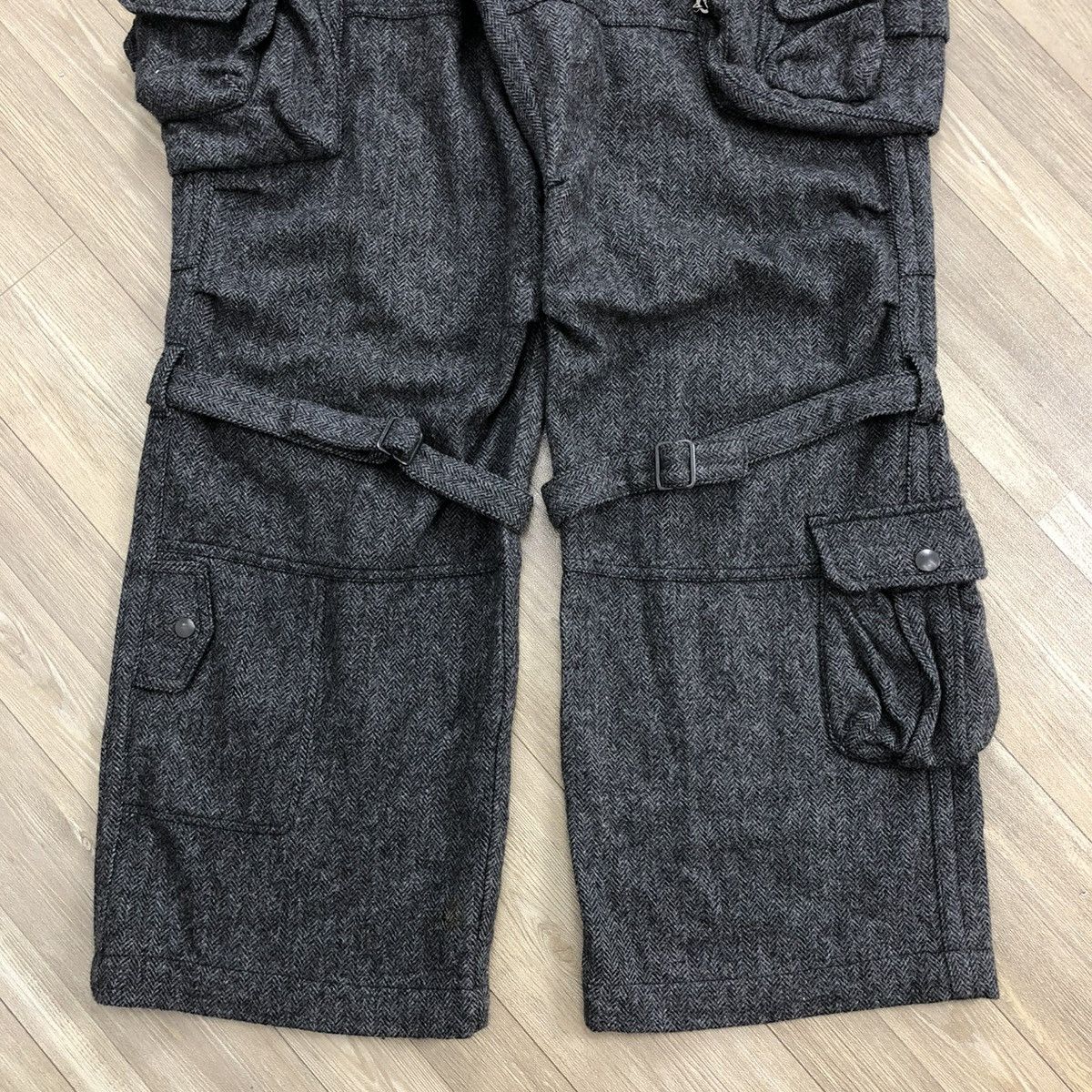 Issey Miyake × Tete Homme 1990s Tete Home Issey Miyake Multipocket Cargo Bondage Pants Size US 34 / EU 50 - 17 Thumbnail