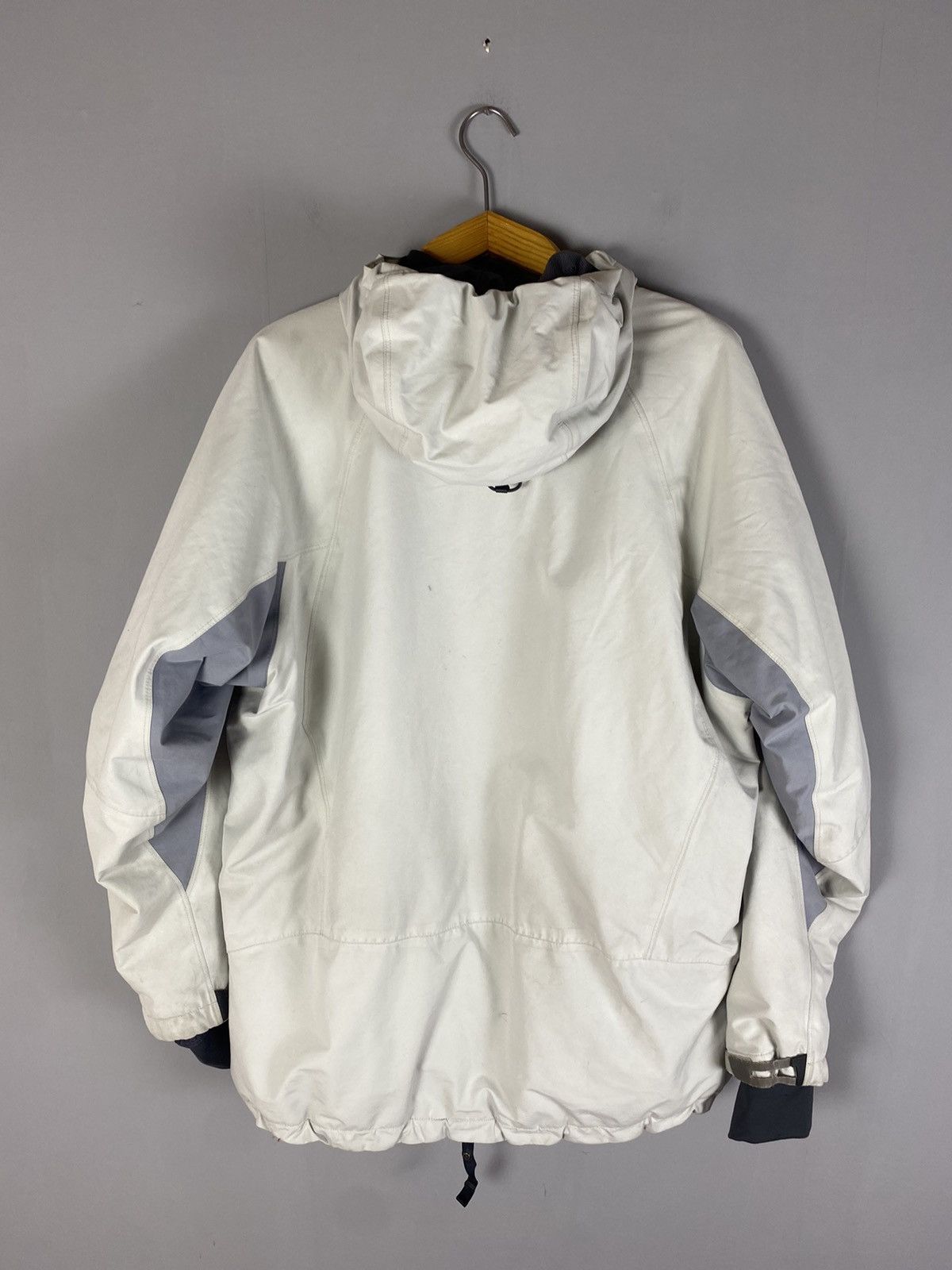 Vintage Vintage Nike ACG jacket Size US L / EU 52-54 / 3 - 6 Thumbnail