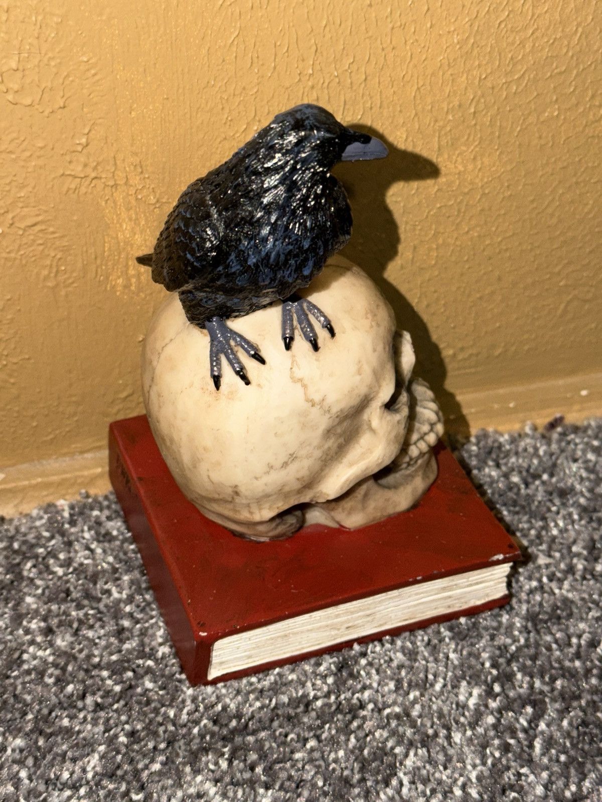 Other DWK Skull Bird Book End 2 Piece Set Used Pre Owned Size ONE SIZE - 20 Thumbnail