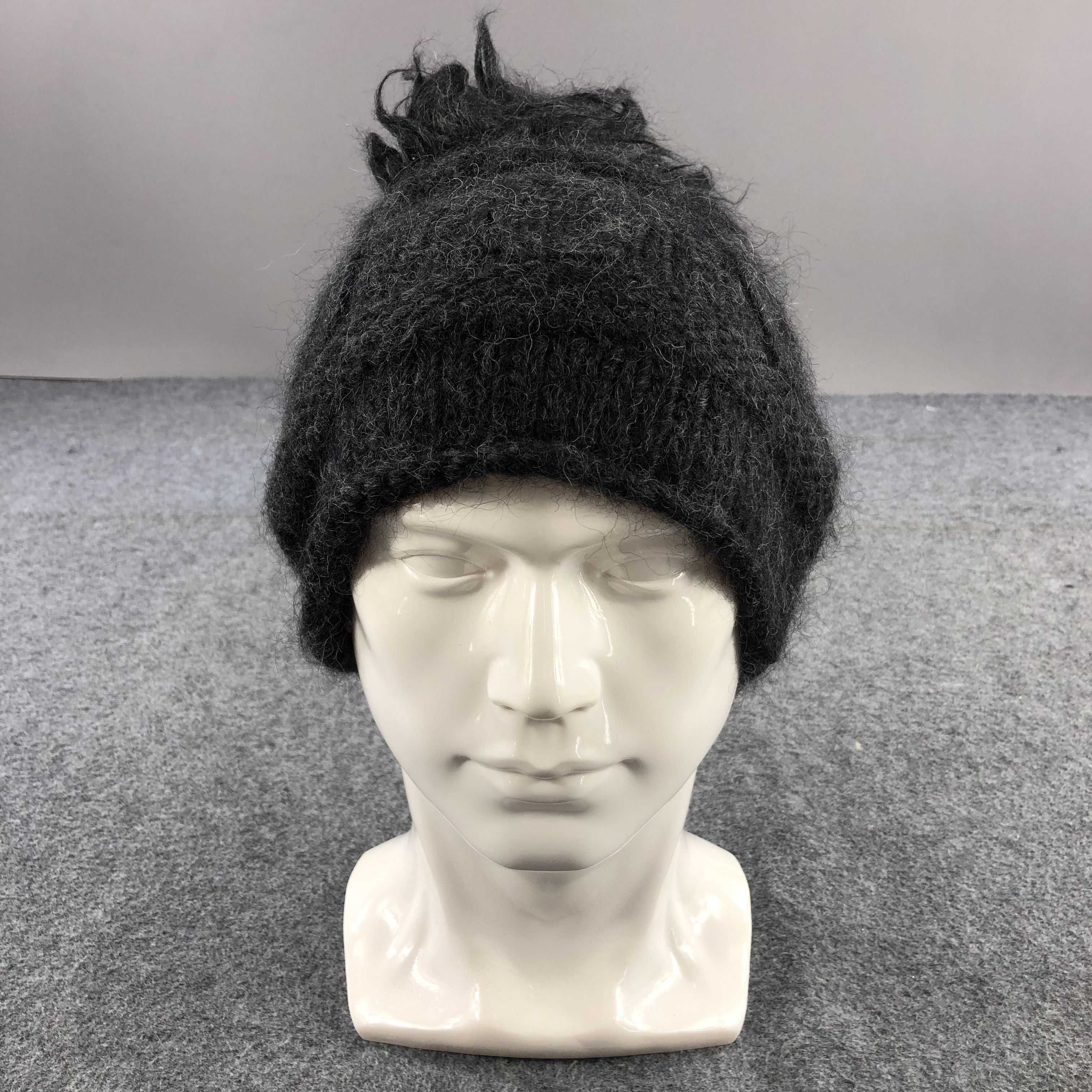 Soe SOE Knitted Wool Bobble Beanie Snowcap Snow Hat B220 Size ONE SIZE - 1 Thumbnail