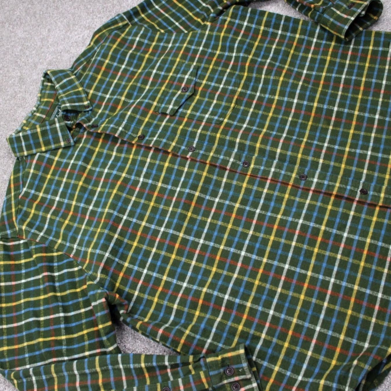 Vintage Woolrich Shirt Mens 2XL Flannel Button-Up Plaid Green Yellow Blue L/S Cotton Size US XXL / EU 58 / 5 - 6 Thumbnail