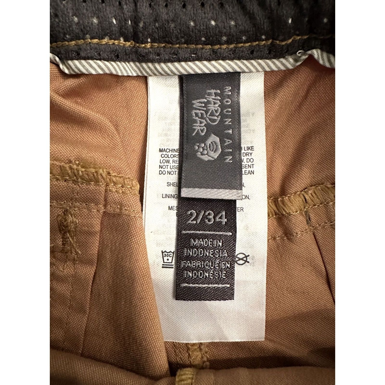 Mountain Hardwear VINTAGE Mountain Hardwear Women’s Khaki Nylon Cargo Shorts Size 2 4” Inseam Size 24" / US 00 / IT 34 - 4 Thumbnail