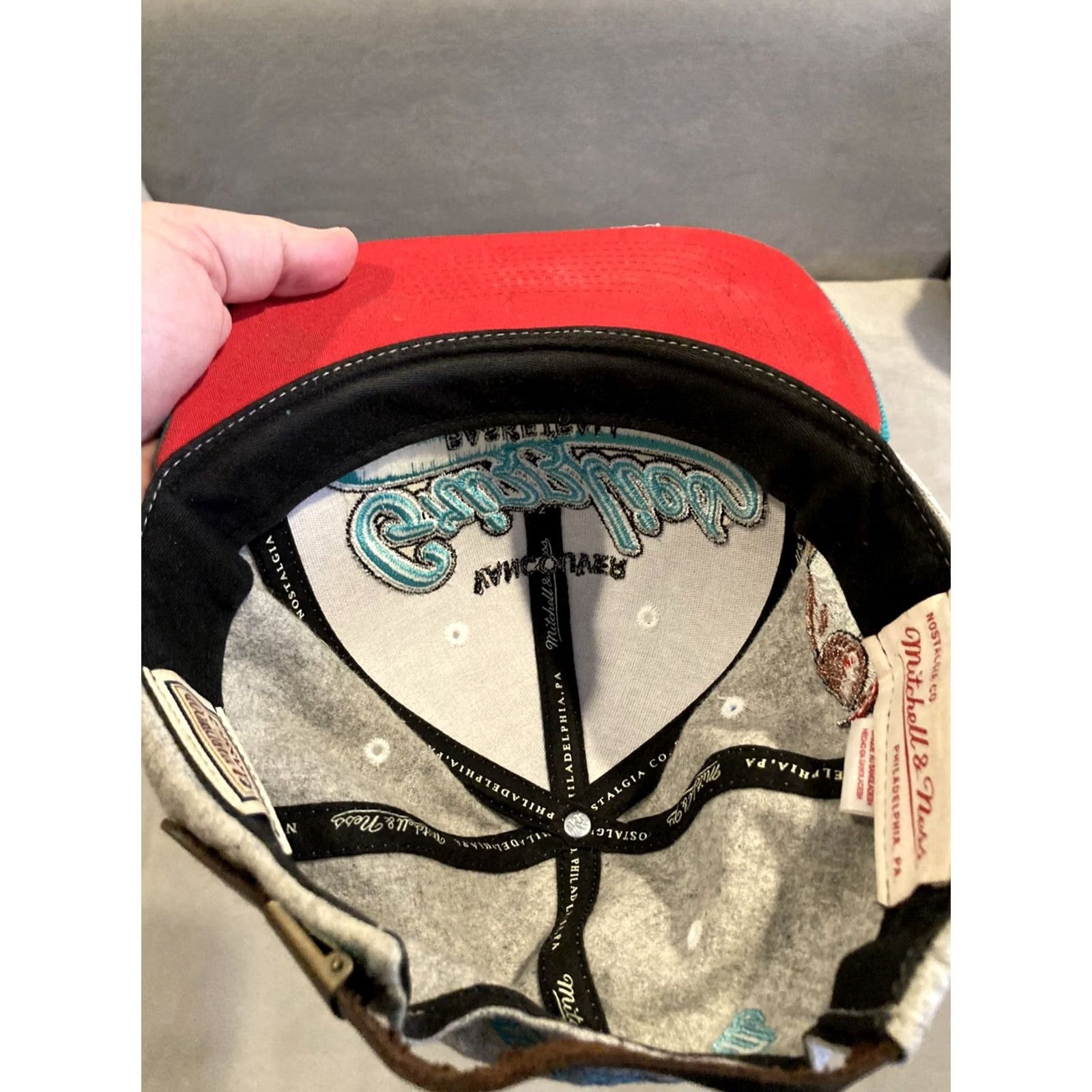 Mitchell & Ness VINTAGE Mitchell & Ness Wool Vancouver Grizzlies Snapback Embroidered Adjustable Men Gray Cap Size ONE SIZE - 7 Thumbnail