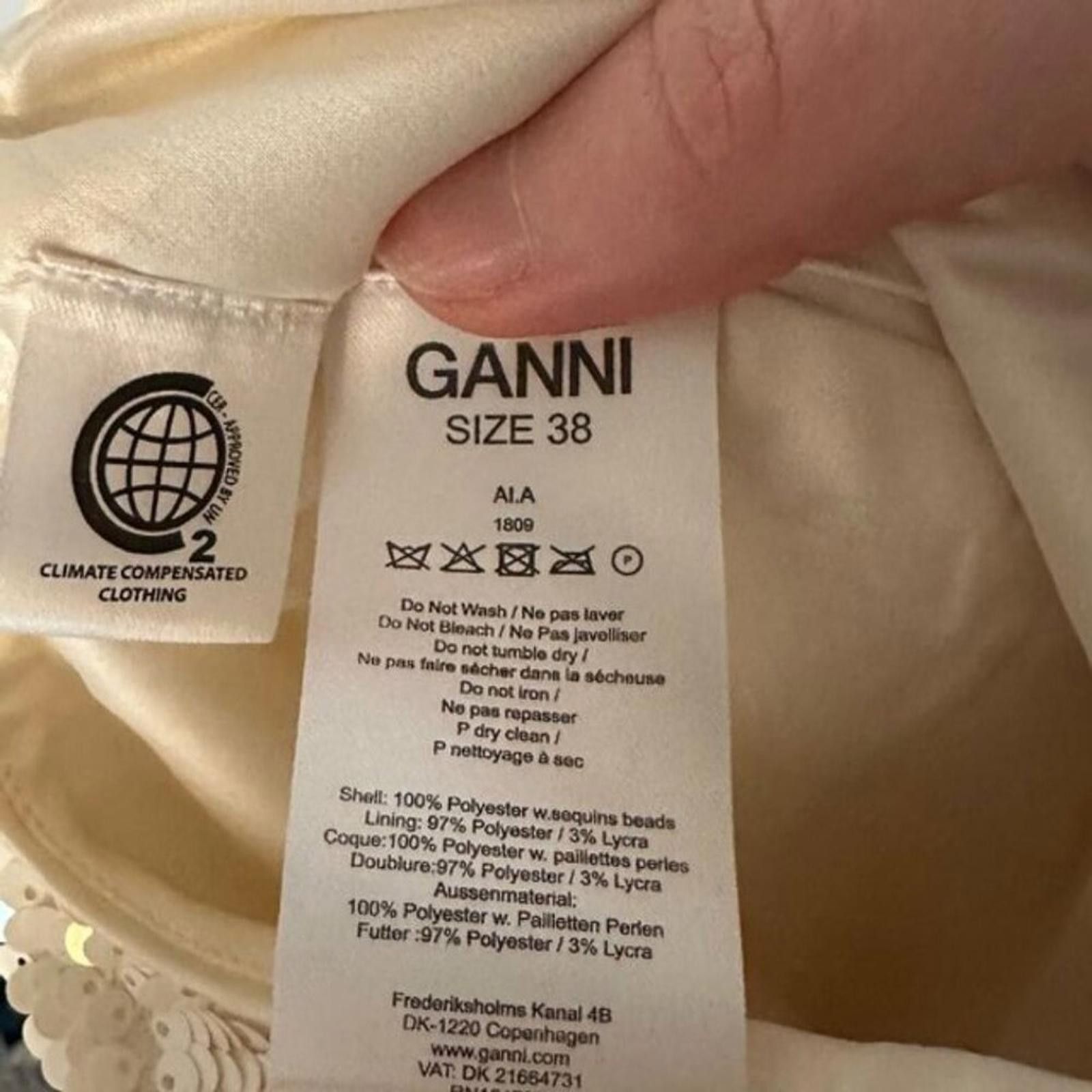 Gianni Valentino Ganni Flip Sequin Sleeveless Top (White) Size M / US 6-8 / IT 42-44 - 2 Thumbnail