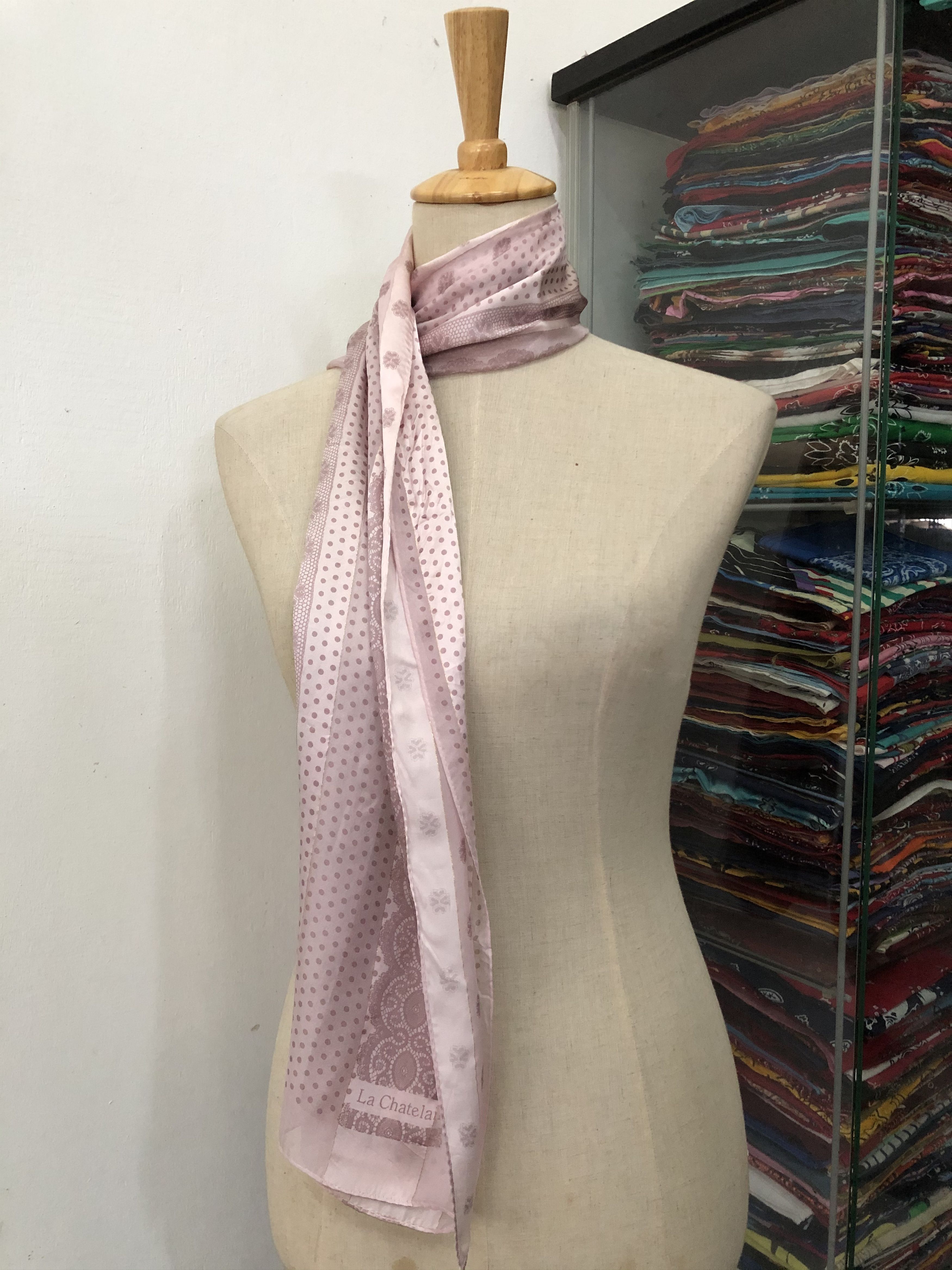 Vintage Vintage La Chatelaine Silk Scarf Size ONE SIZE - 1 Thumbnail
