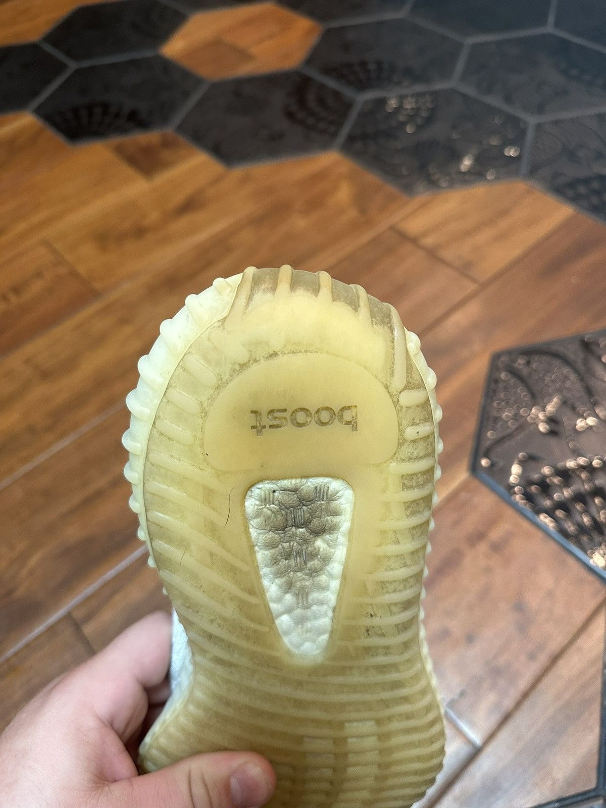 Yeezy Yeezy 350 V2 White Size US 6.5 / EU 39-40 - 10 Thumbnail