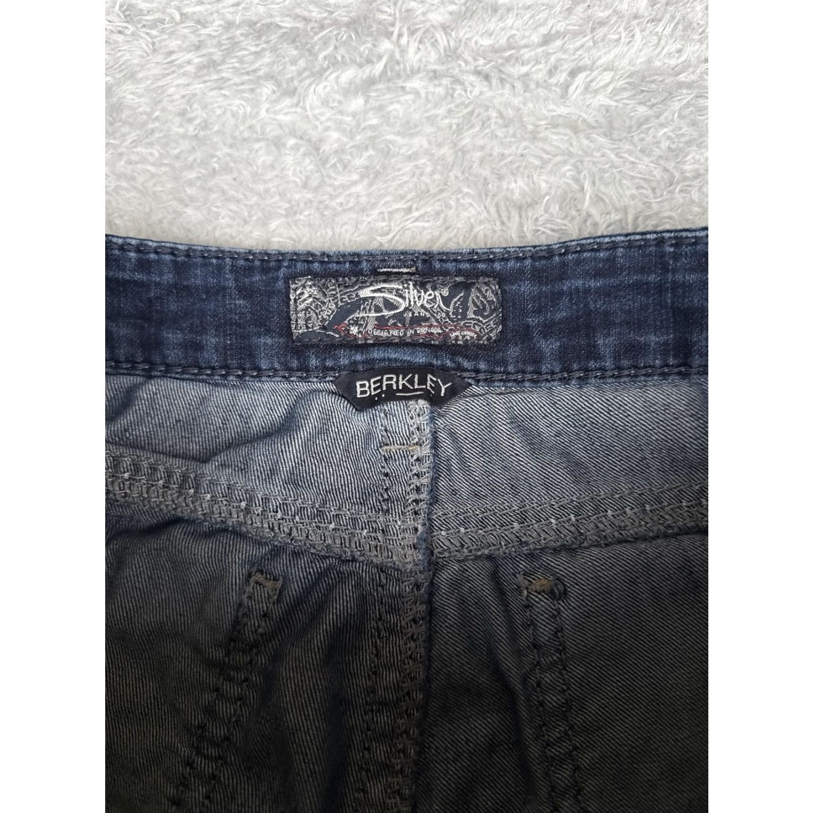 Silver Jeans Co. Silver Jeans Co Berkley Straight Jeans Womens 28 Blue Wash Midrise Stretch 28x32 Size 28" / US 6 / IT 42 - 6 Thumbnail