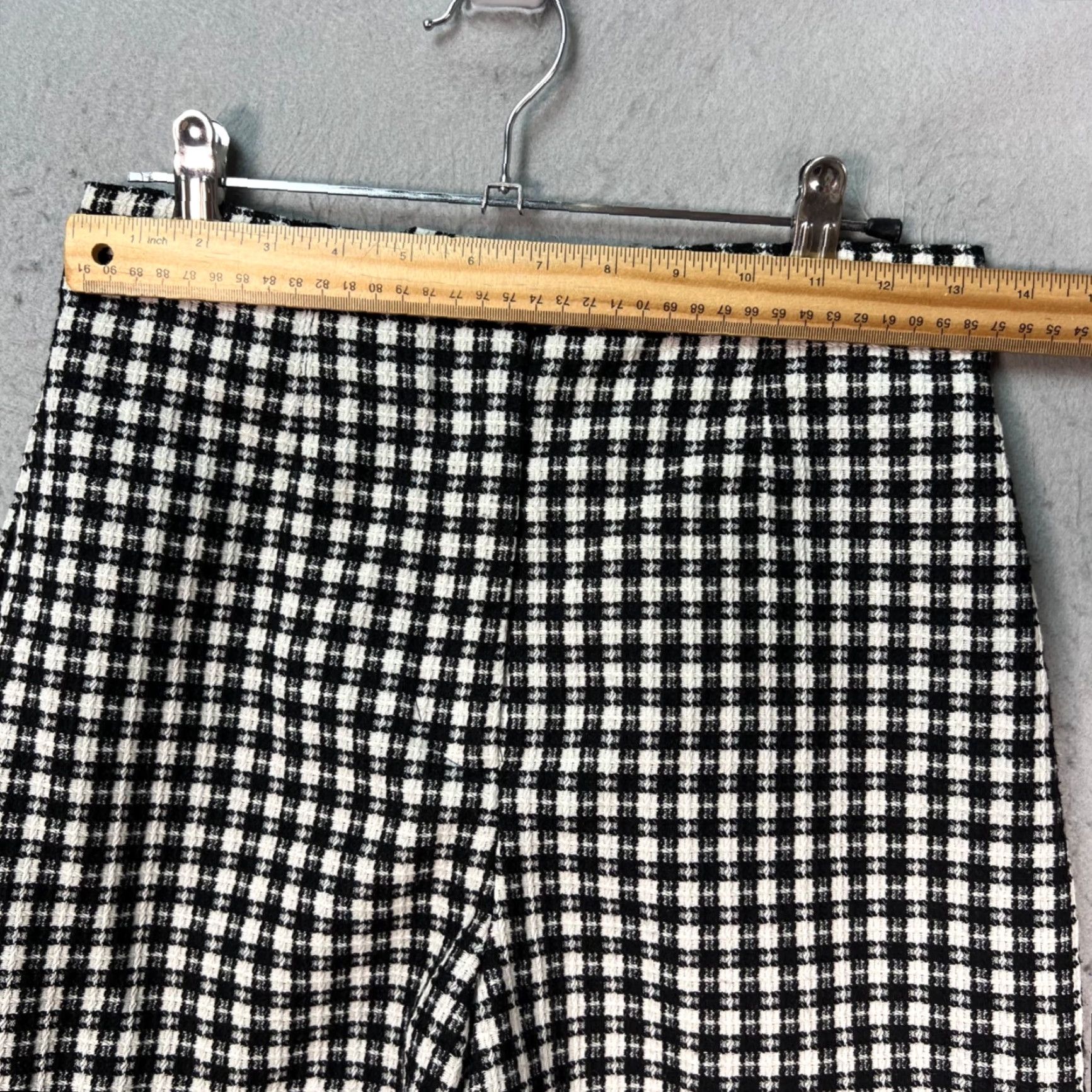 Zara Zara Womens Bermuda Shorts High-Waisted Plaid Tweed Black White Size S Size 28" / US 6 / IT 42 - 5 Thumbnail