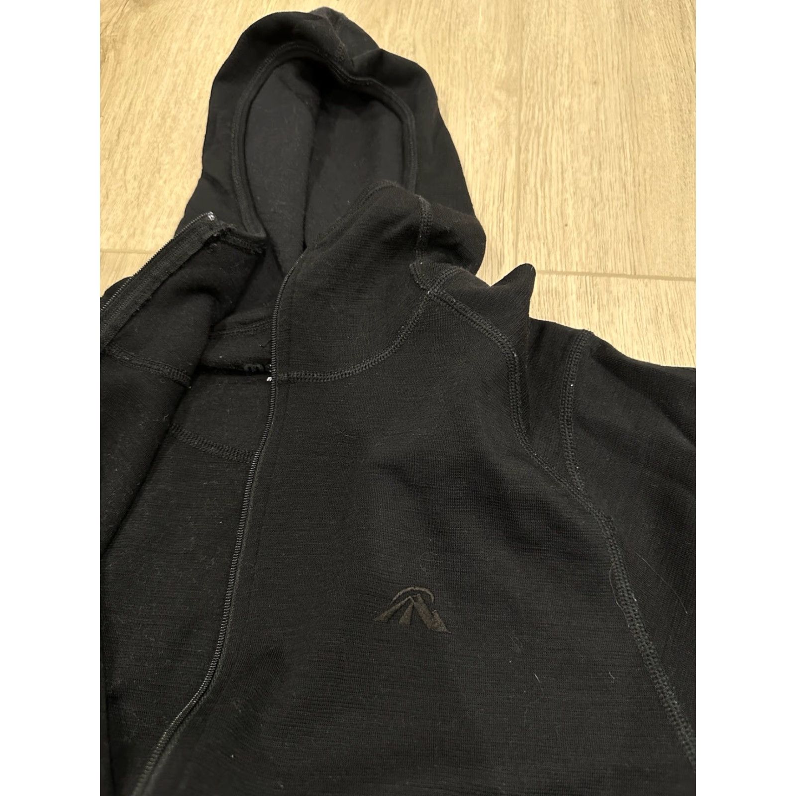 Vintage VINTAGE Macpac Merino Wool Full Zip Hoodie Mens Black Size Small Size US S / EU 44-46 / 1 - 6 Thumbnail