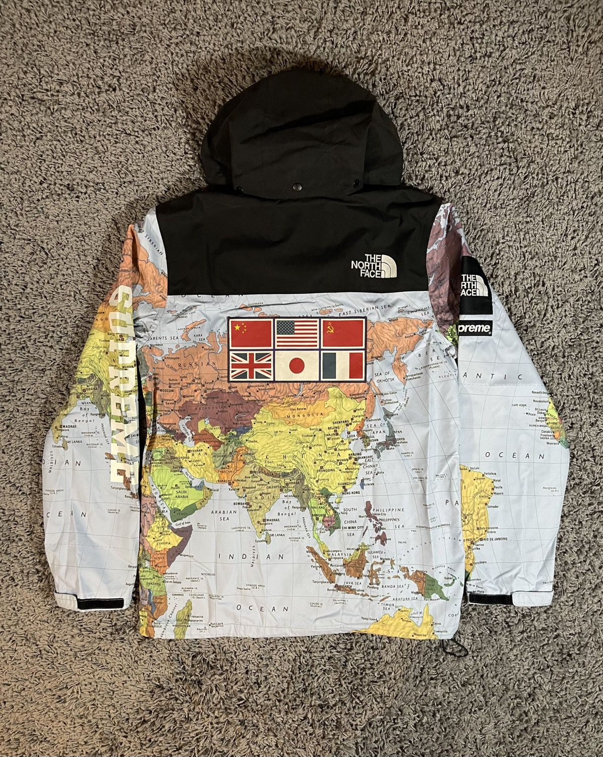 Supreme × The North Face 2014SS Supreme x TNF Atlas Map Expedition Coach Jacket Size US M / EU 48-50 / 2 - 5 Thumbnail