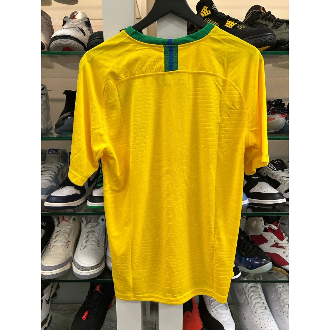 Nike Nike 2018 Brazil national football soccer jersey Size L B16 Size US L / EU 52-54 / 3 - 7 Thumbnail